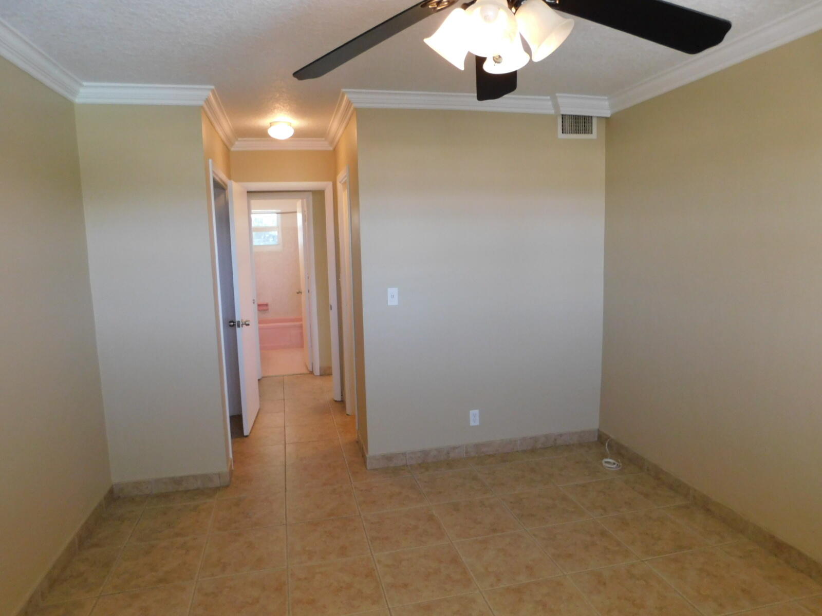 LAKE PARK GARDENS 4 INC CONDO - Residential