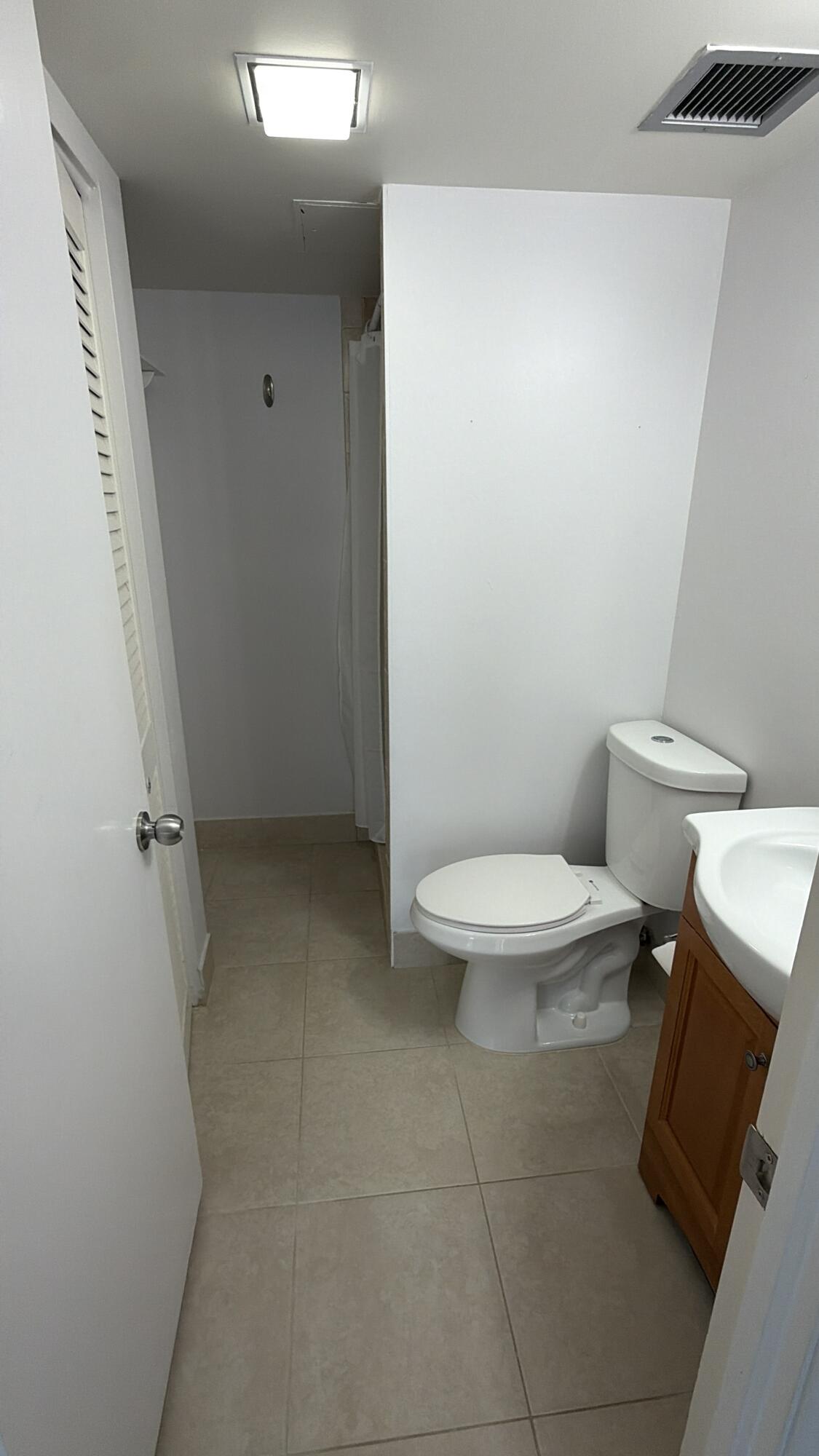 LA RENAISSANCE - Residential Lease