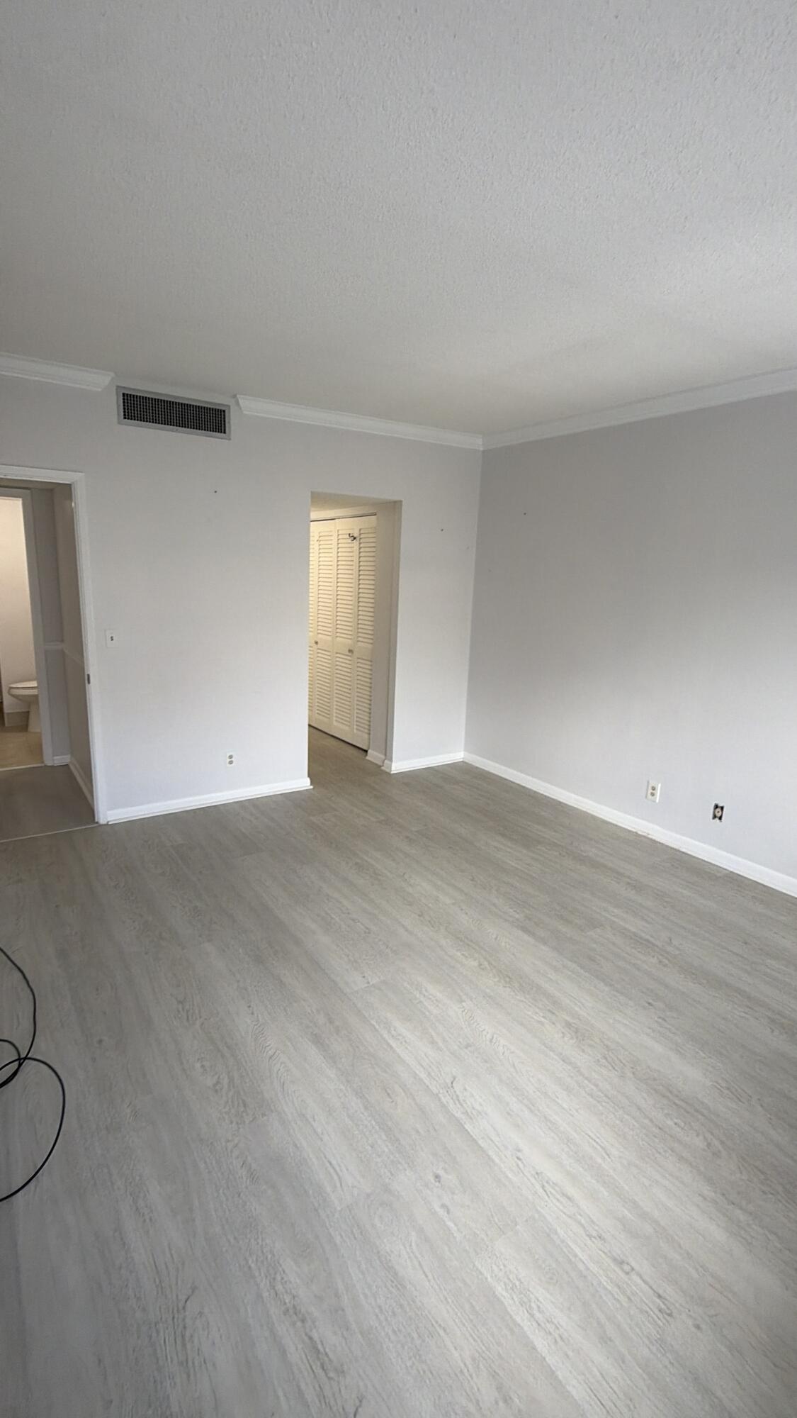 LA RENAISSANCE - Residential Lease