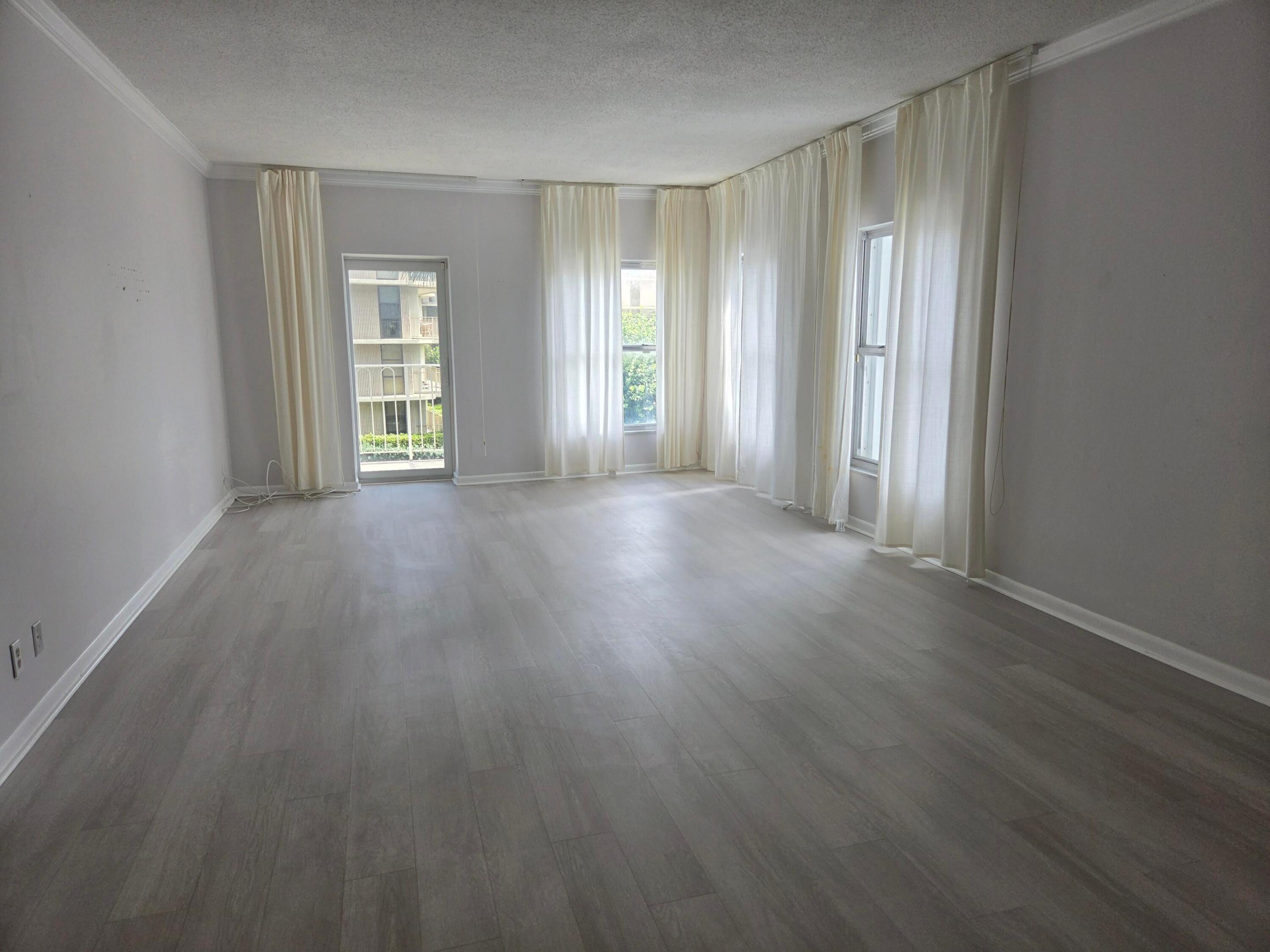LA RENAISSANCE - Residential Lease