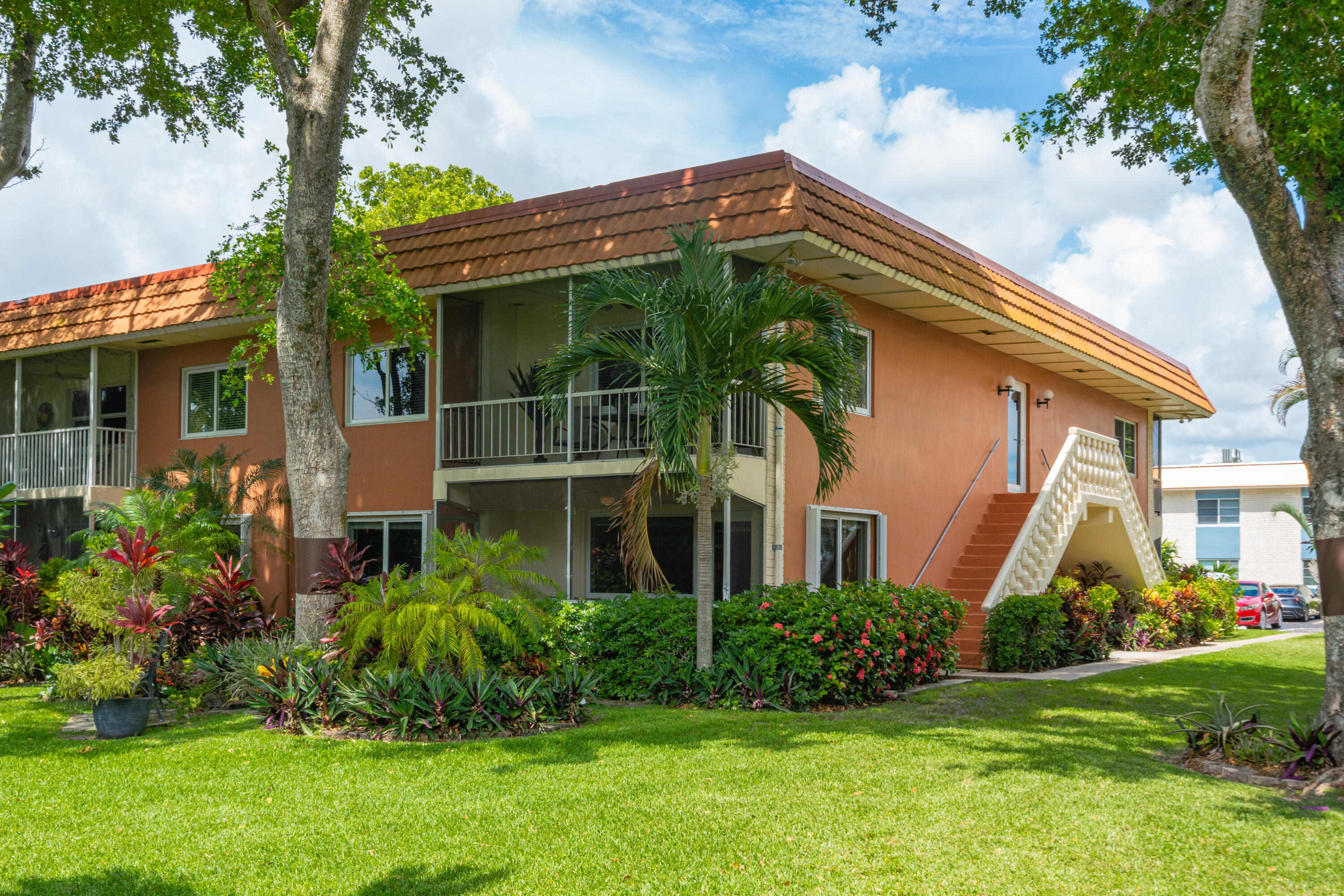 MANOR GROVE VILLAGE TWO CONDO - Residential
