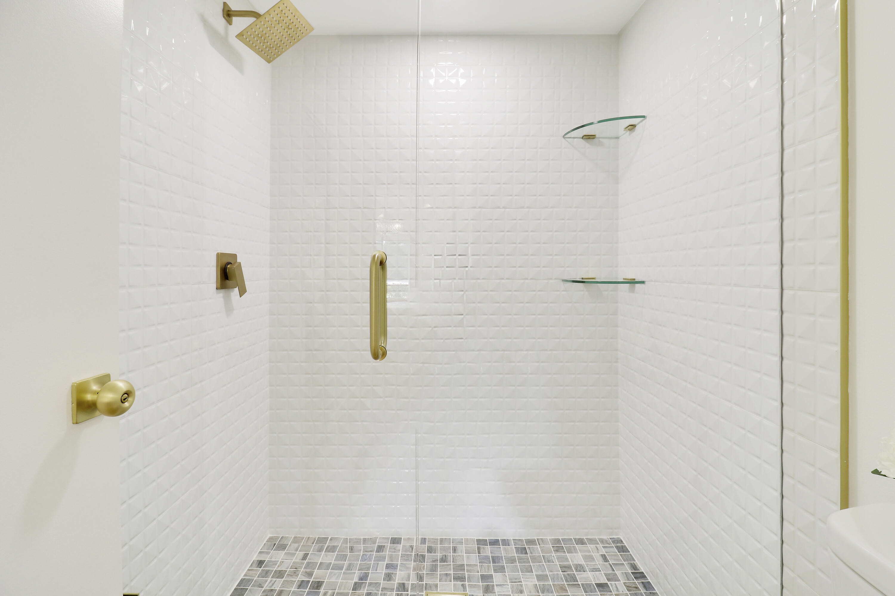 PINE CREST CONDO - Residential Lease