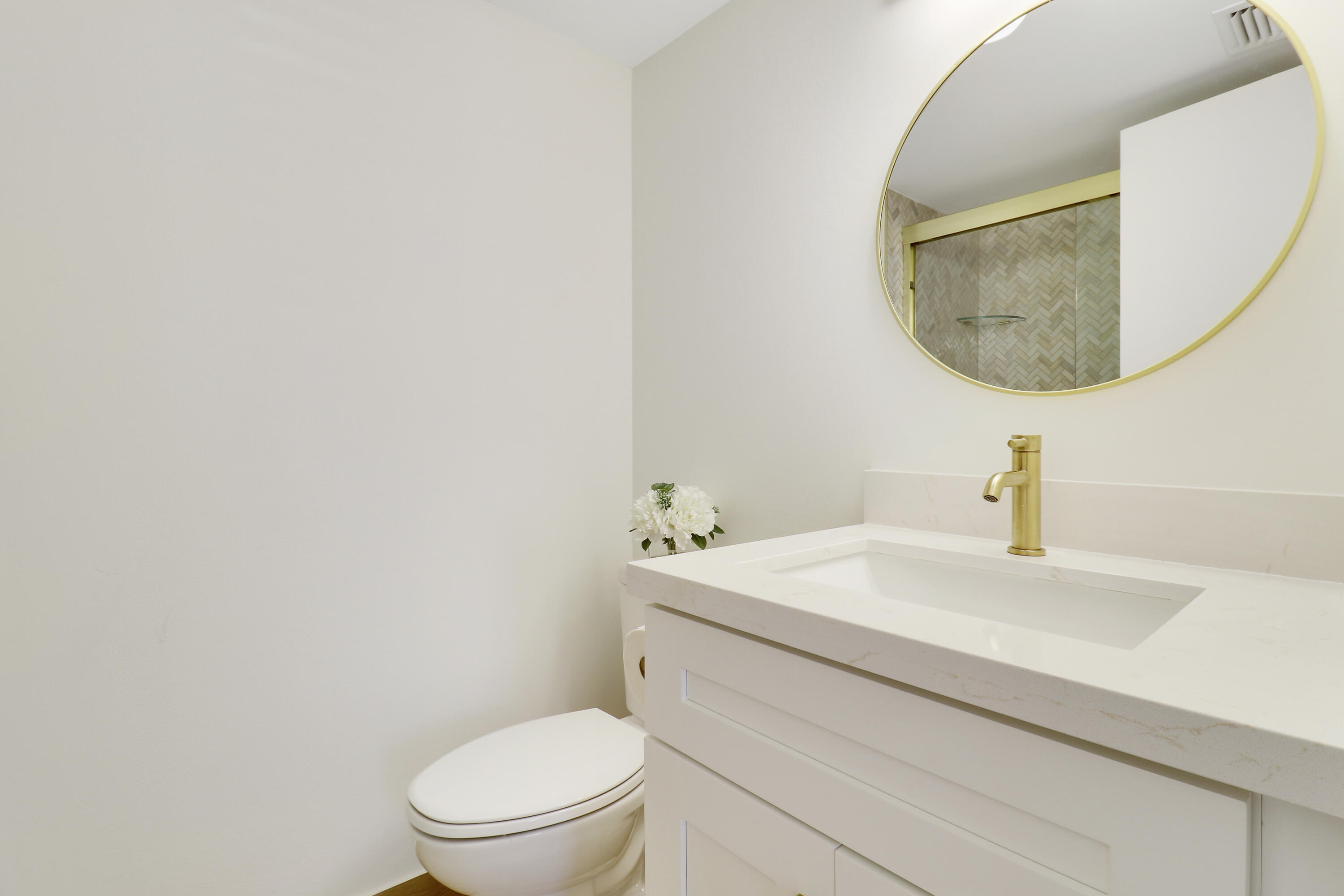 PINE CREST CONDO - Residential Lease