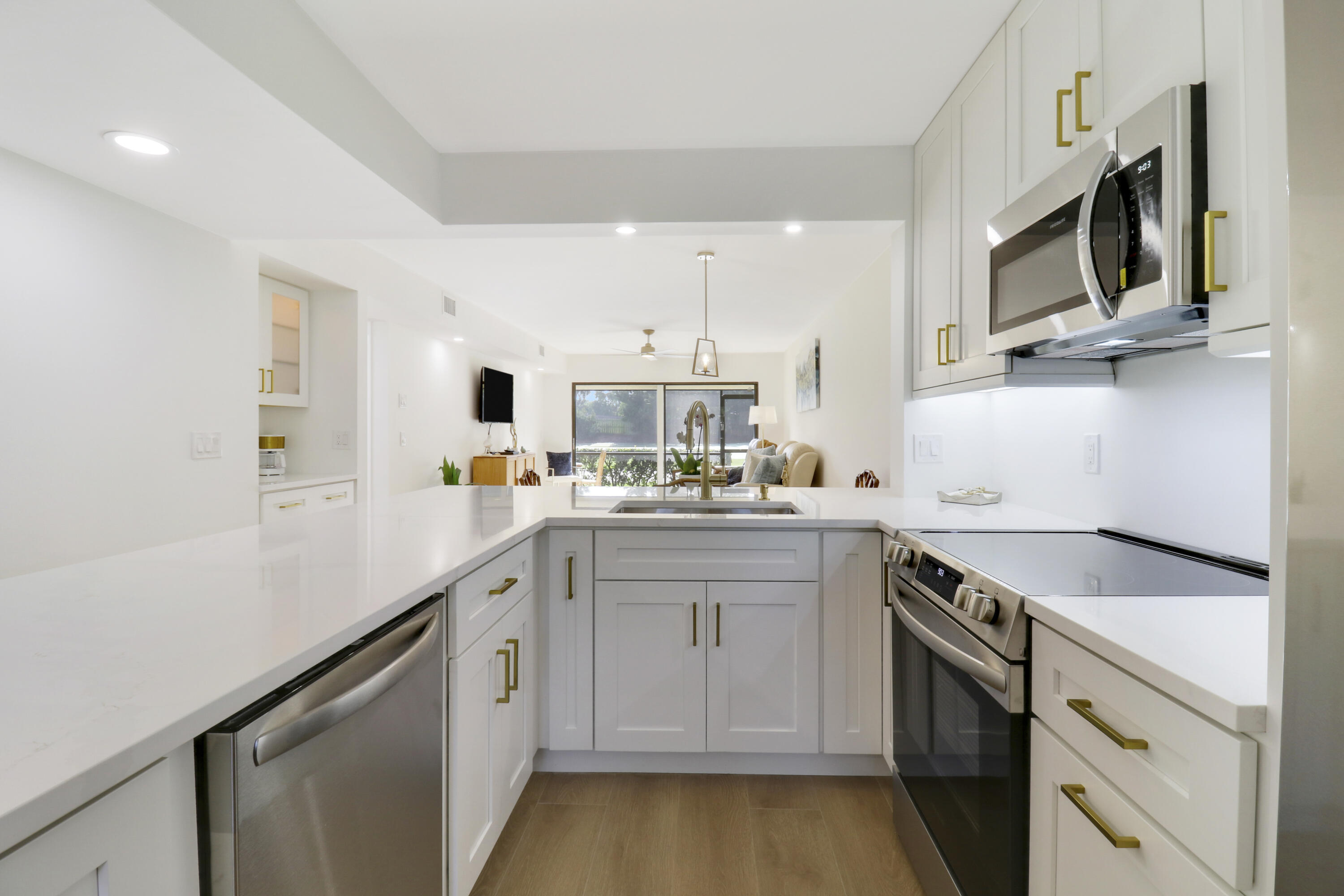 PINE CREST CONDO - Residential Lease