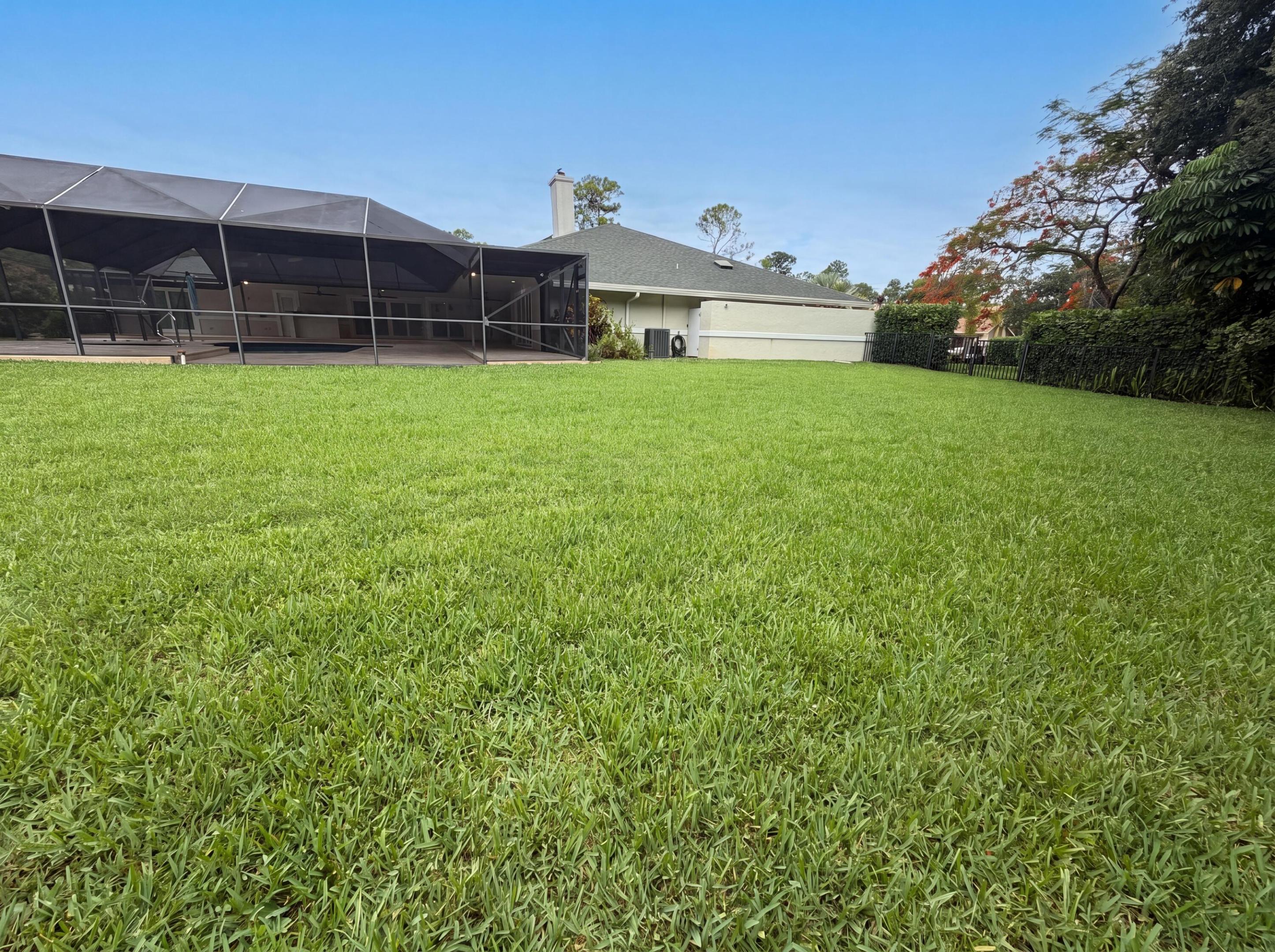 PINEWOOD OF WELLINGTON - Residential