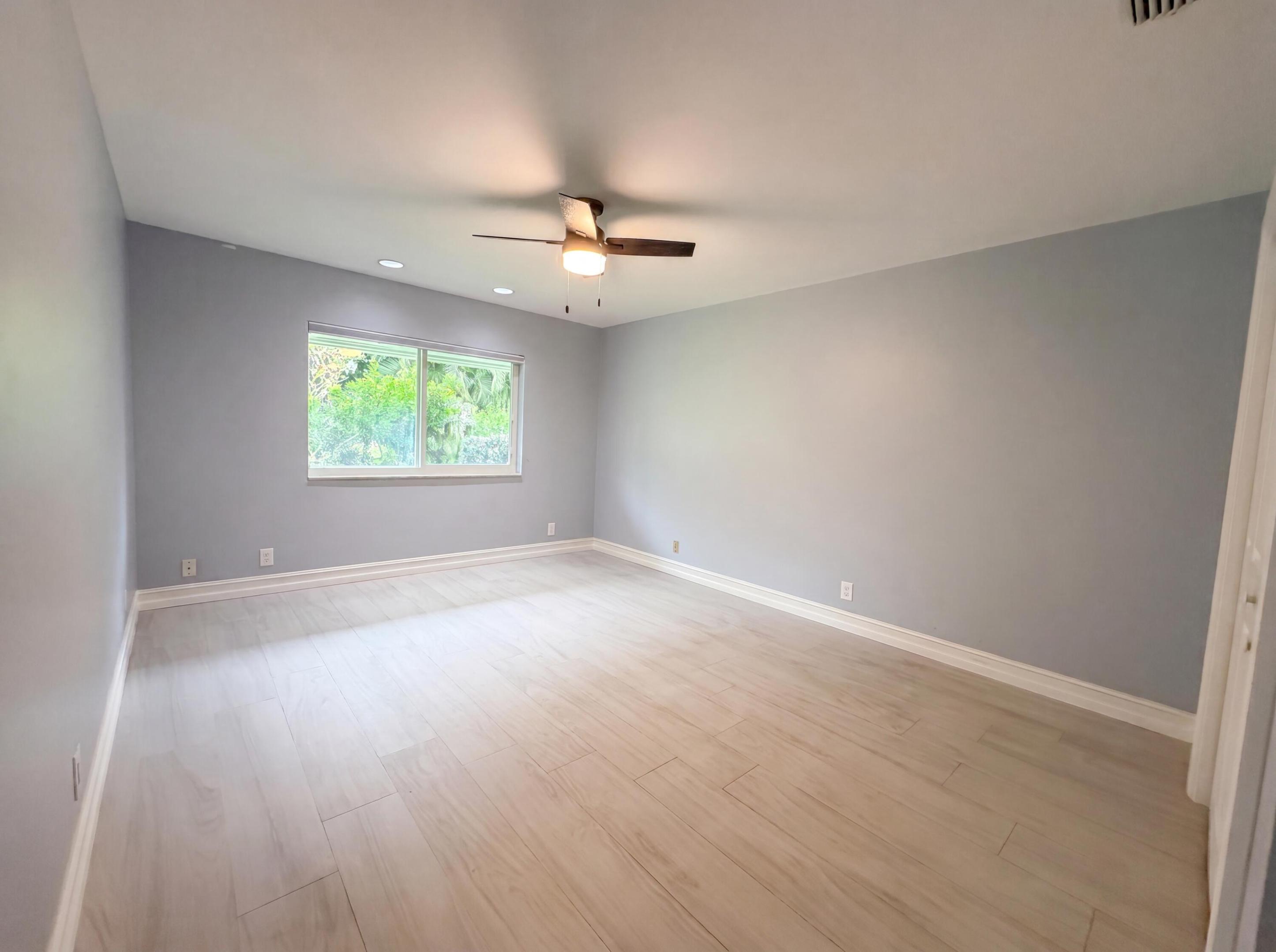 PINEWOOD OF WELLINGTON - Residential