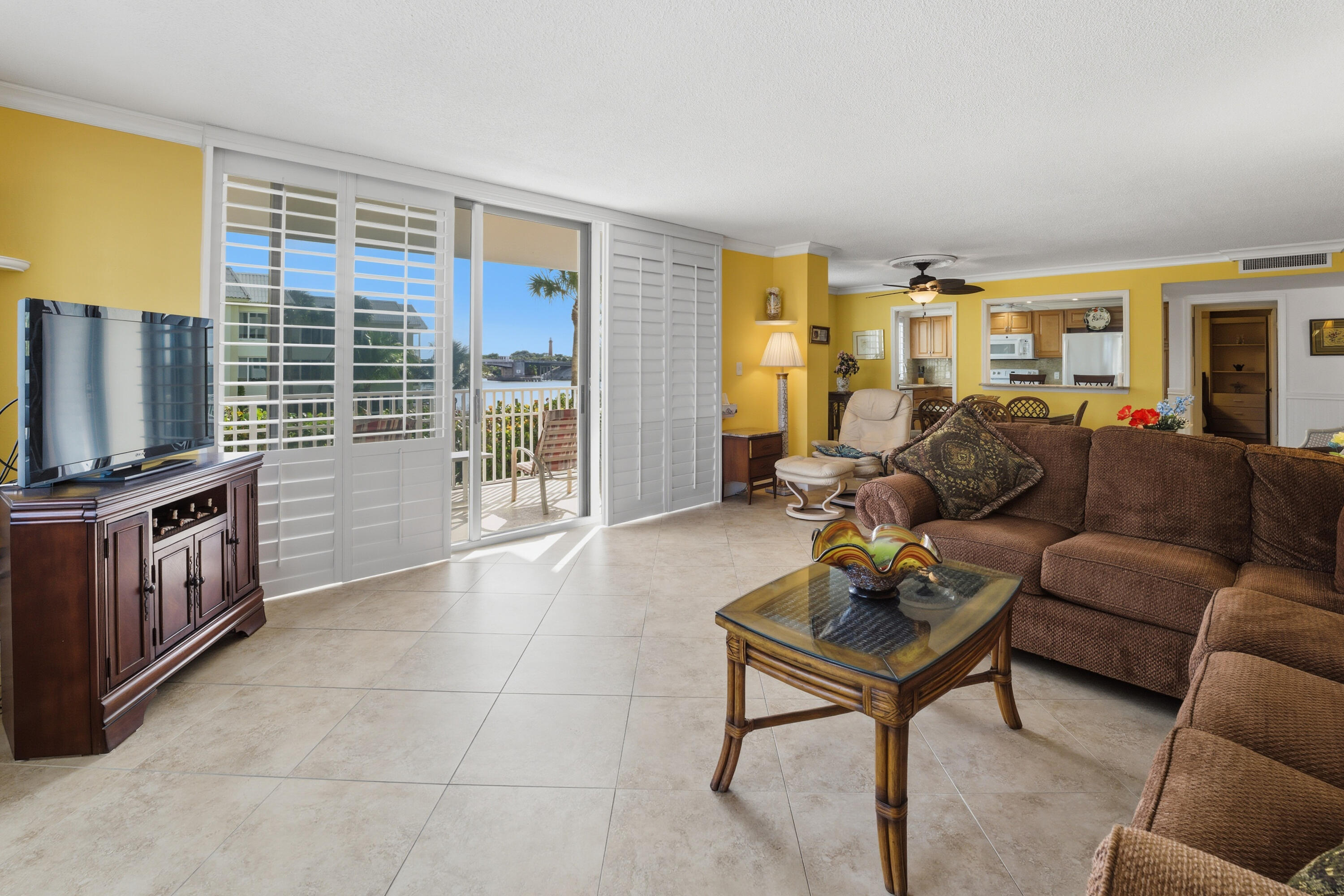 LA MAR CONDO APTS DECL - Residential