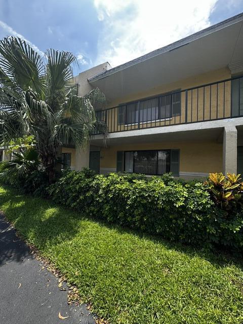 Investor friendly, handyman special unit. 2 bedroom / 2 bath first floor unit.  Can be rented immediately.  All tile flooring, rear screened patio. AC, washer and dryer installed in 2020.  Great central location in Boynton Beach, walking distance to Meadows park and playground, easy access to highways and restaurants.