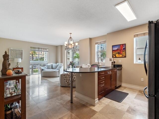 DOWNTOWN DADELAND CONDO NO FIVE - Residential Lease