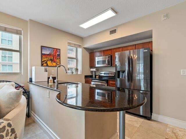 DOWNTOWN DADELAND CONDO NO FIVE - Residential Lease