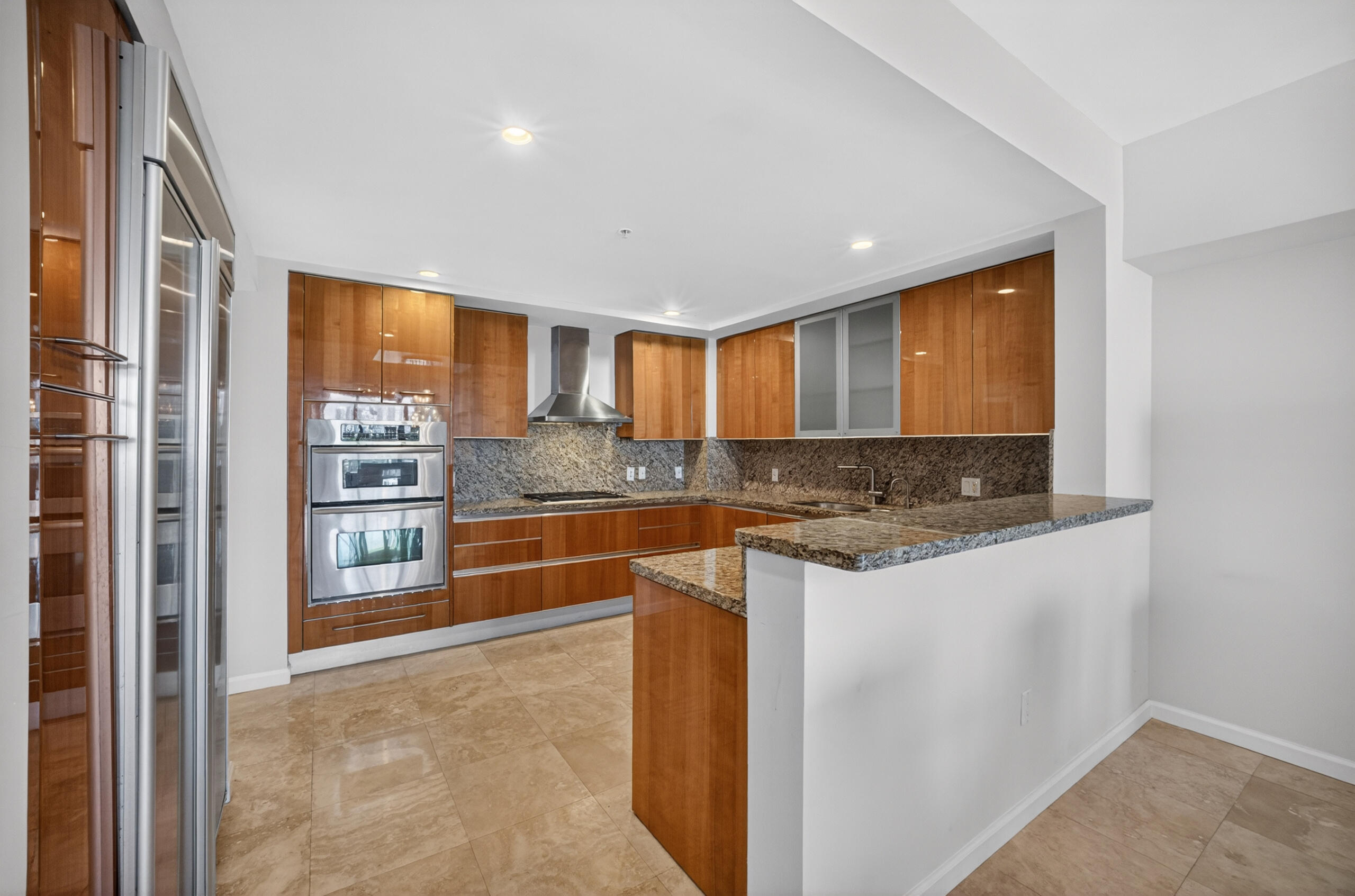 45 HENDRICKS CONDO - Residential