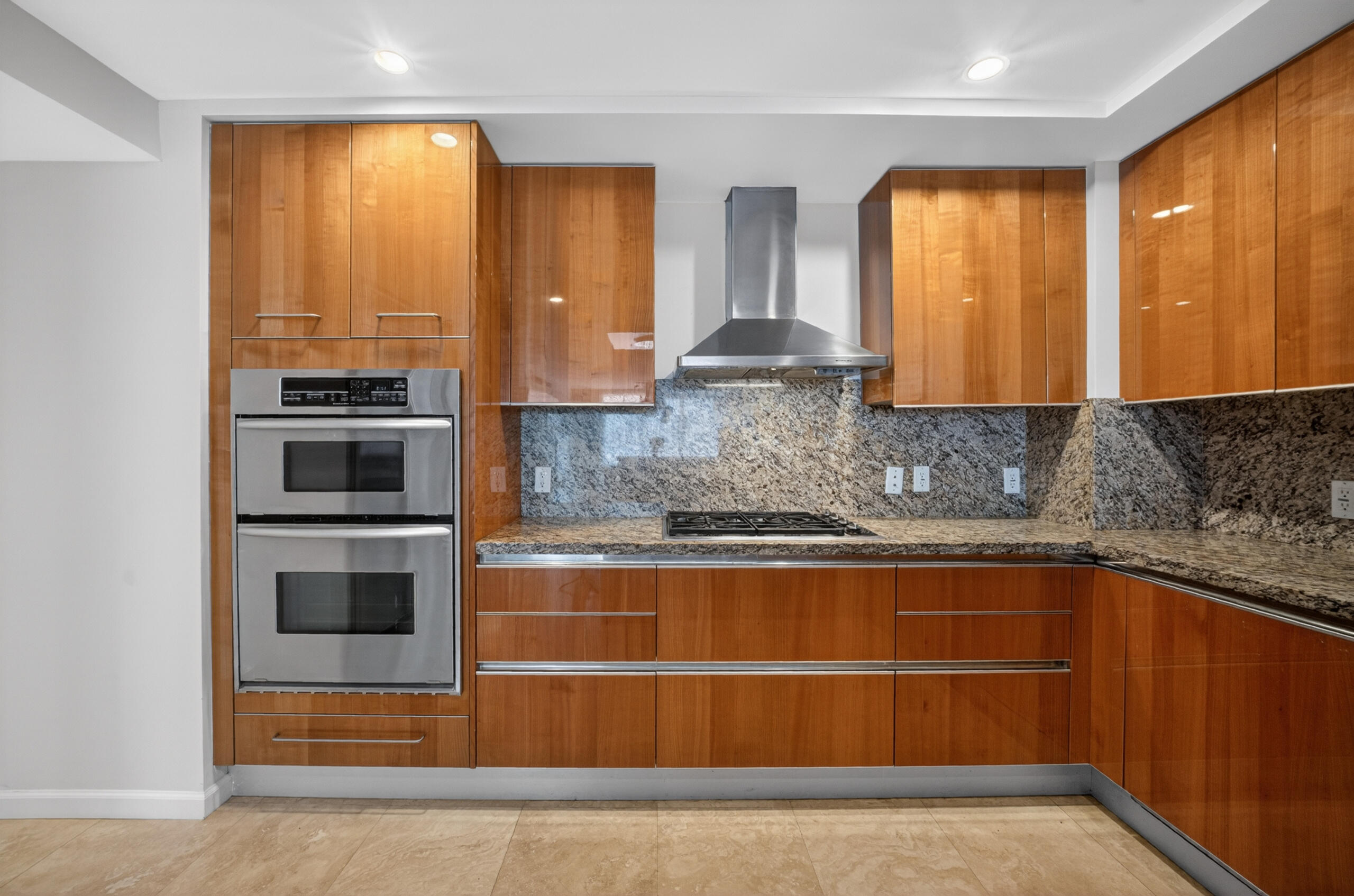 45 HENDRICKS CONDO - Residential