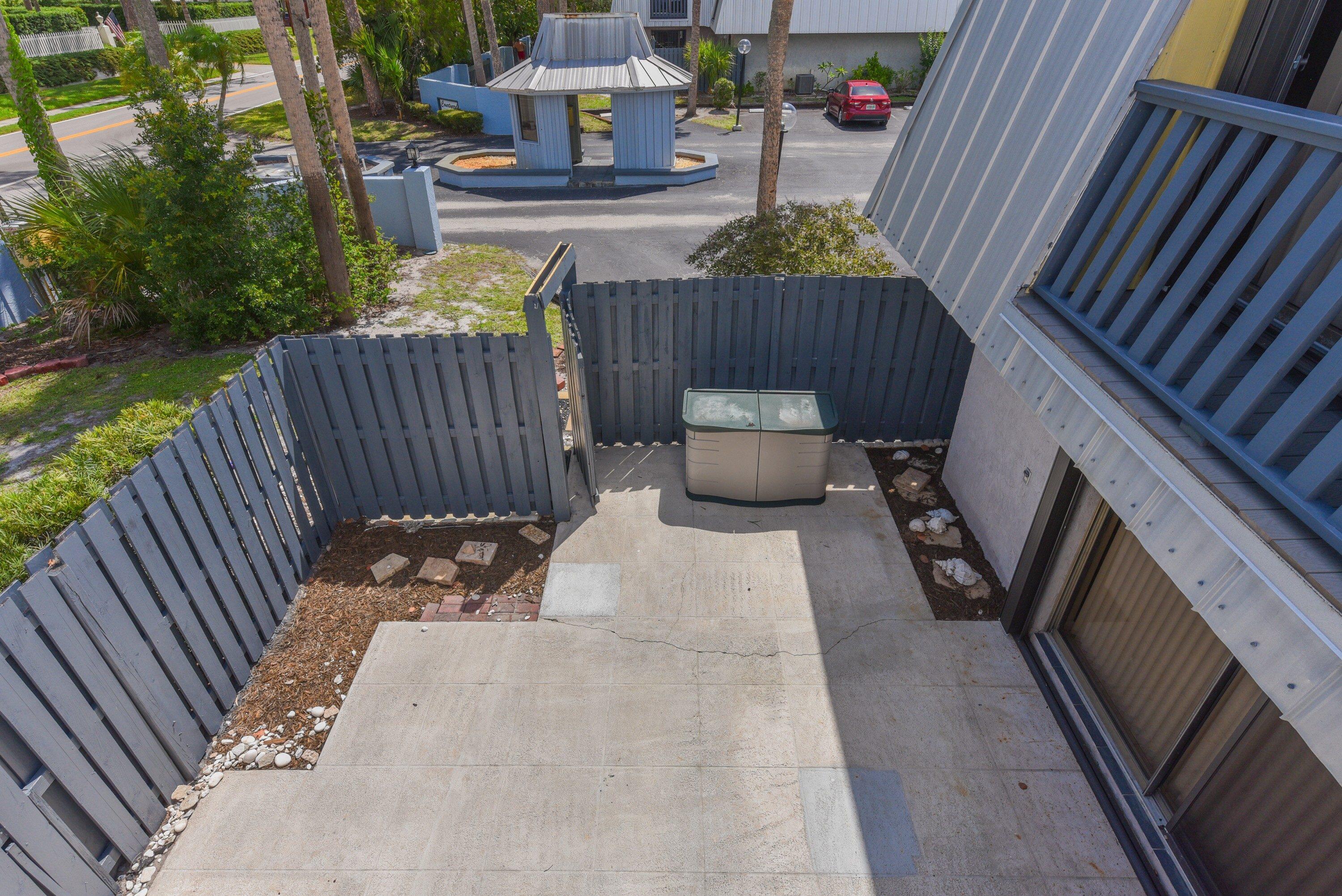 THE COURT YARDS CONDO - Residential