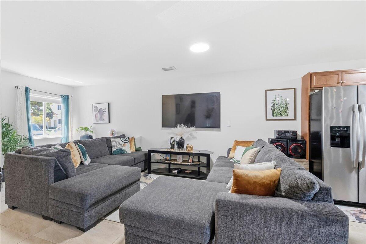 HICKORY PLACE - Residential
