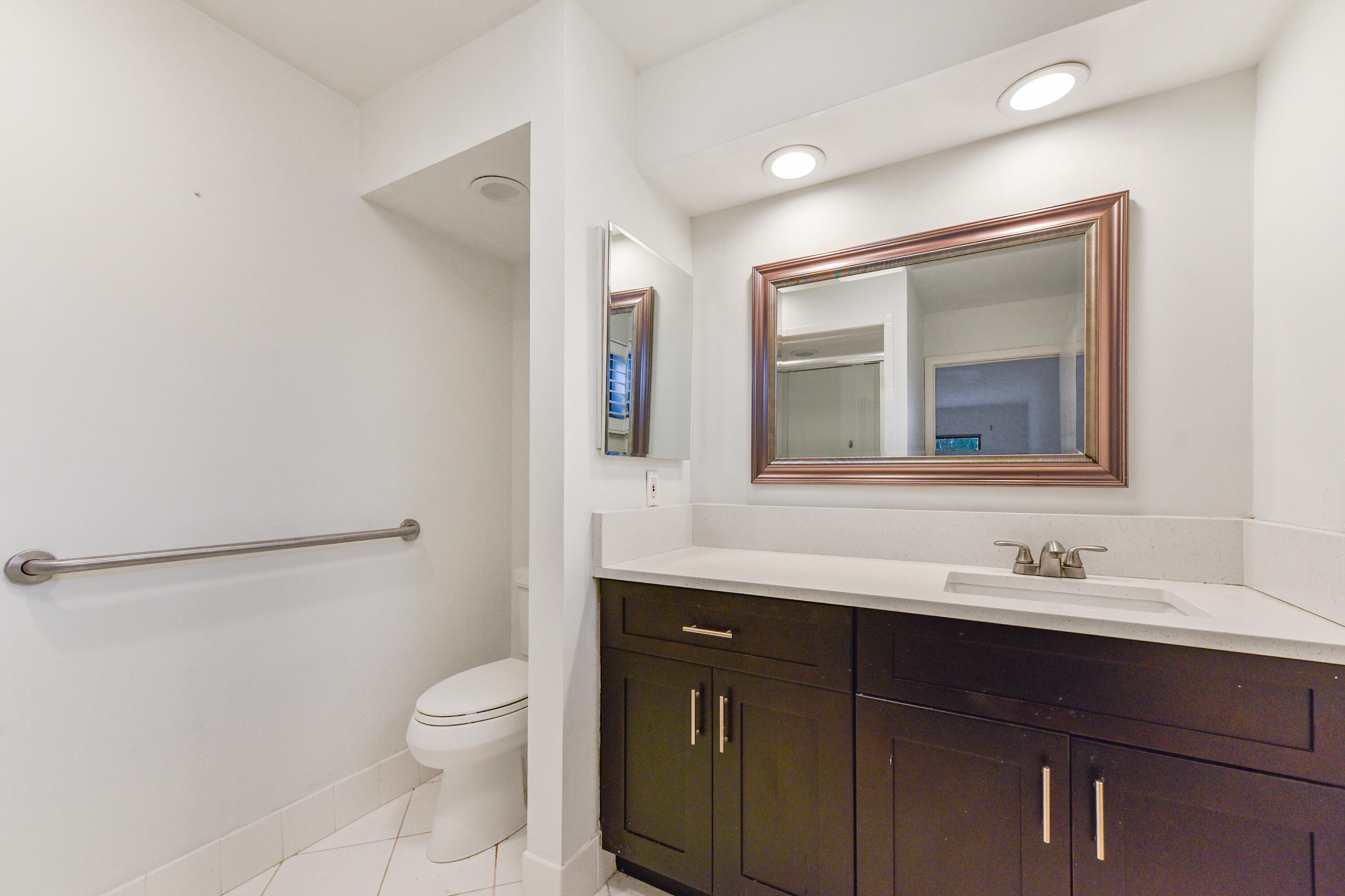 EASTPOINTE COUNTRY CLUB 1 - Residential