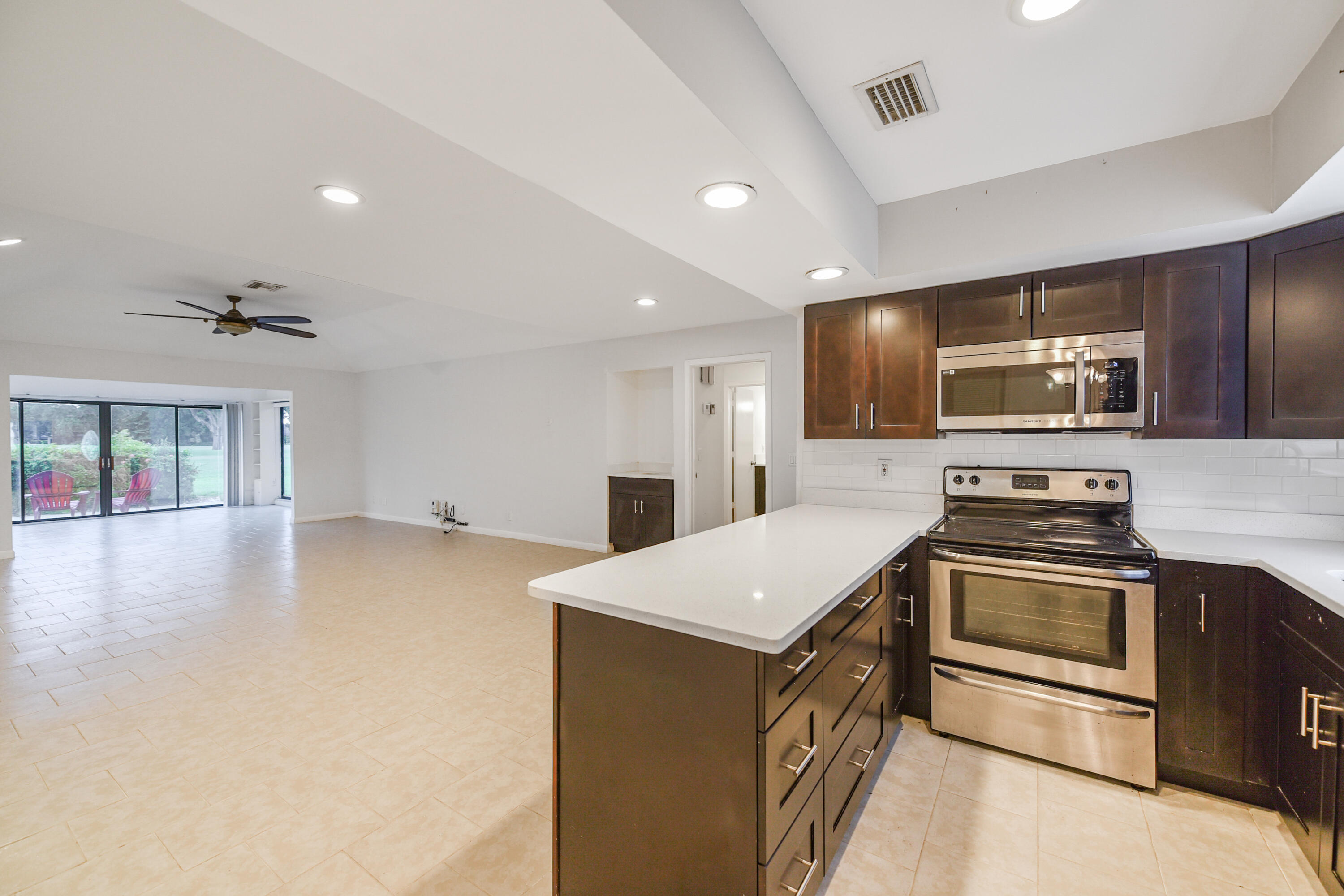 EASTPOINTE COUNTRY CLUB 1 - Residential