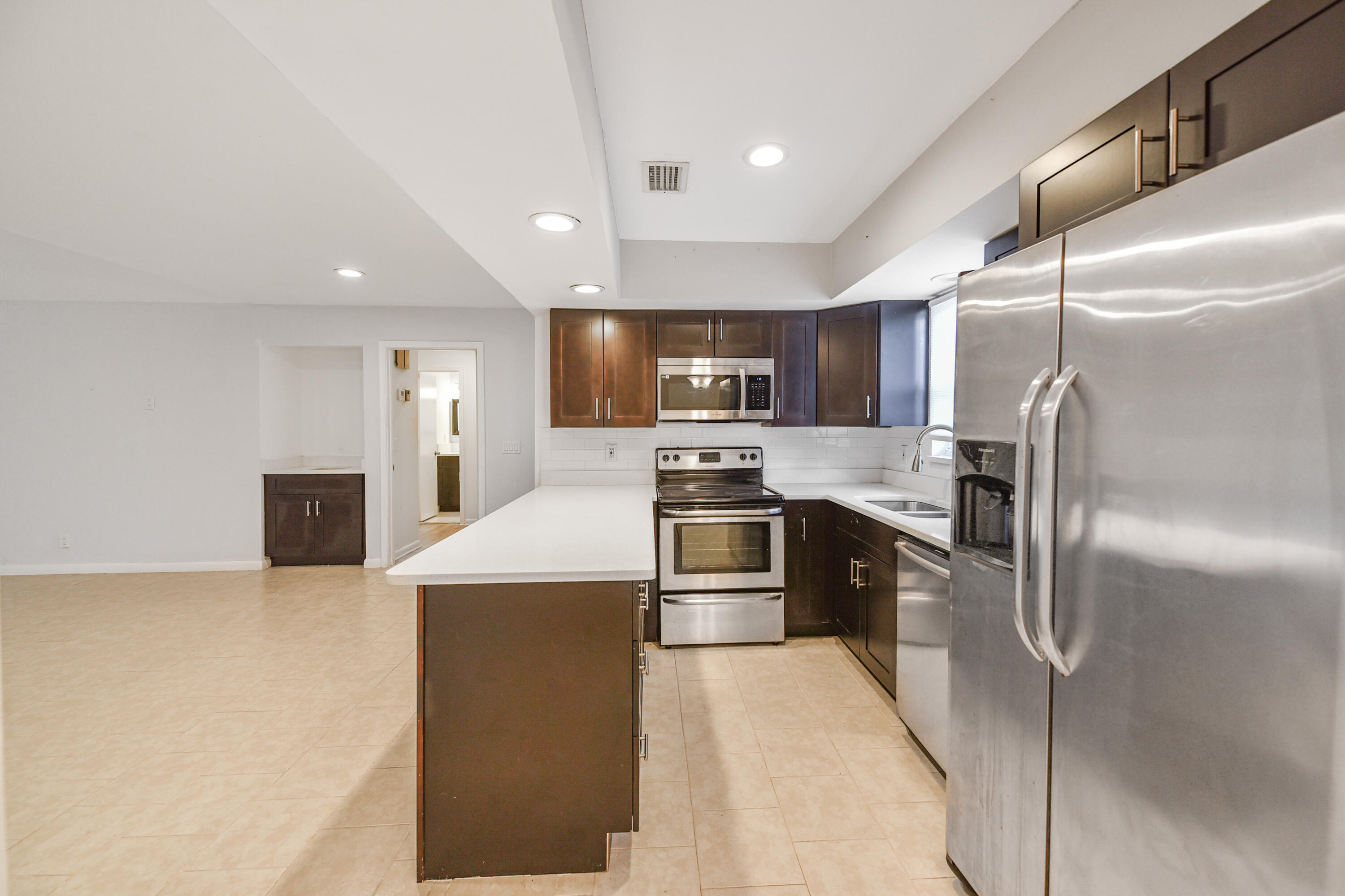 EASTPOINTE COUNTRY CLUB 1 - Residential