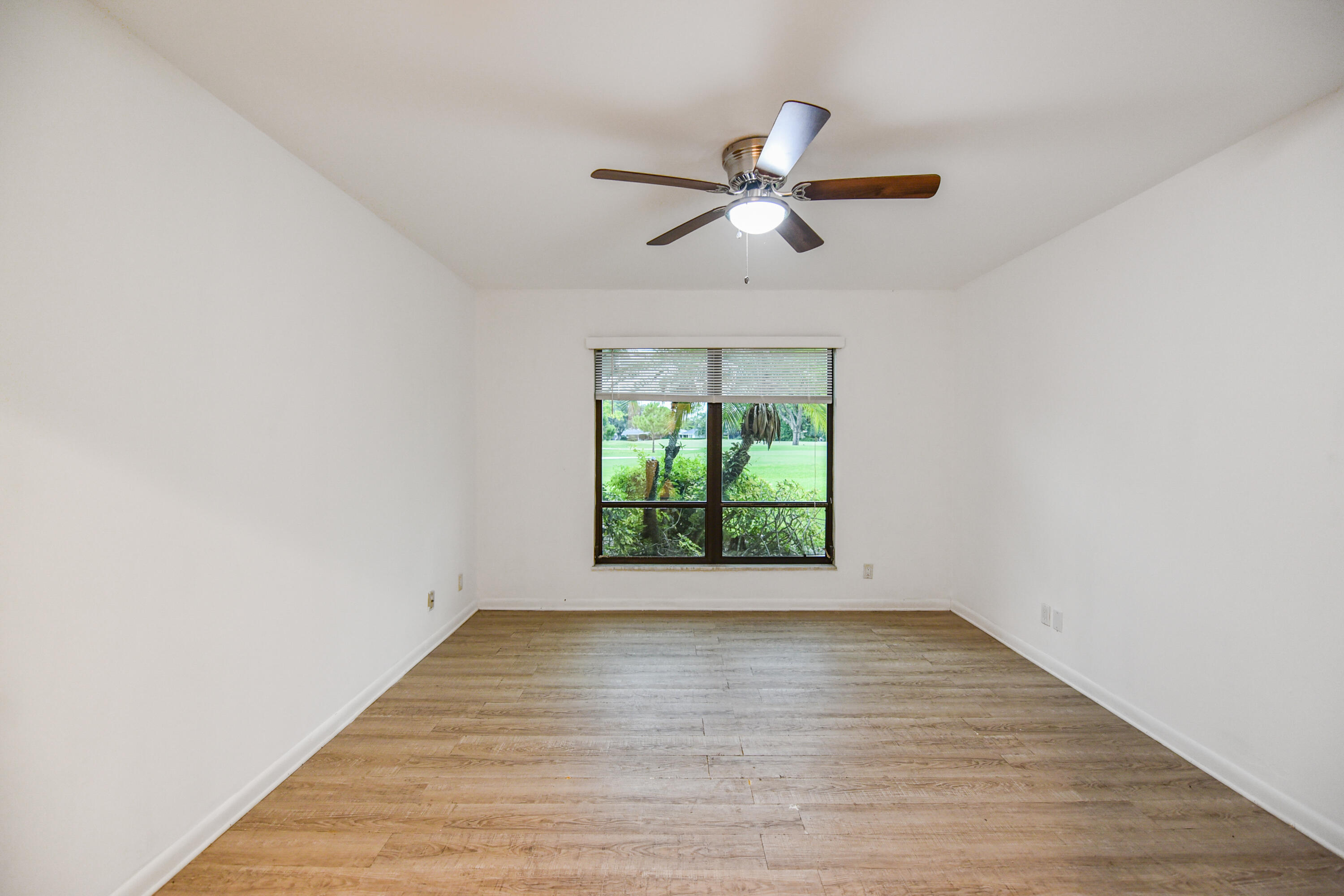 EASTPOINTE COUNTRY CLUB 1 - Residential