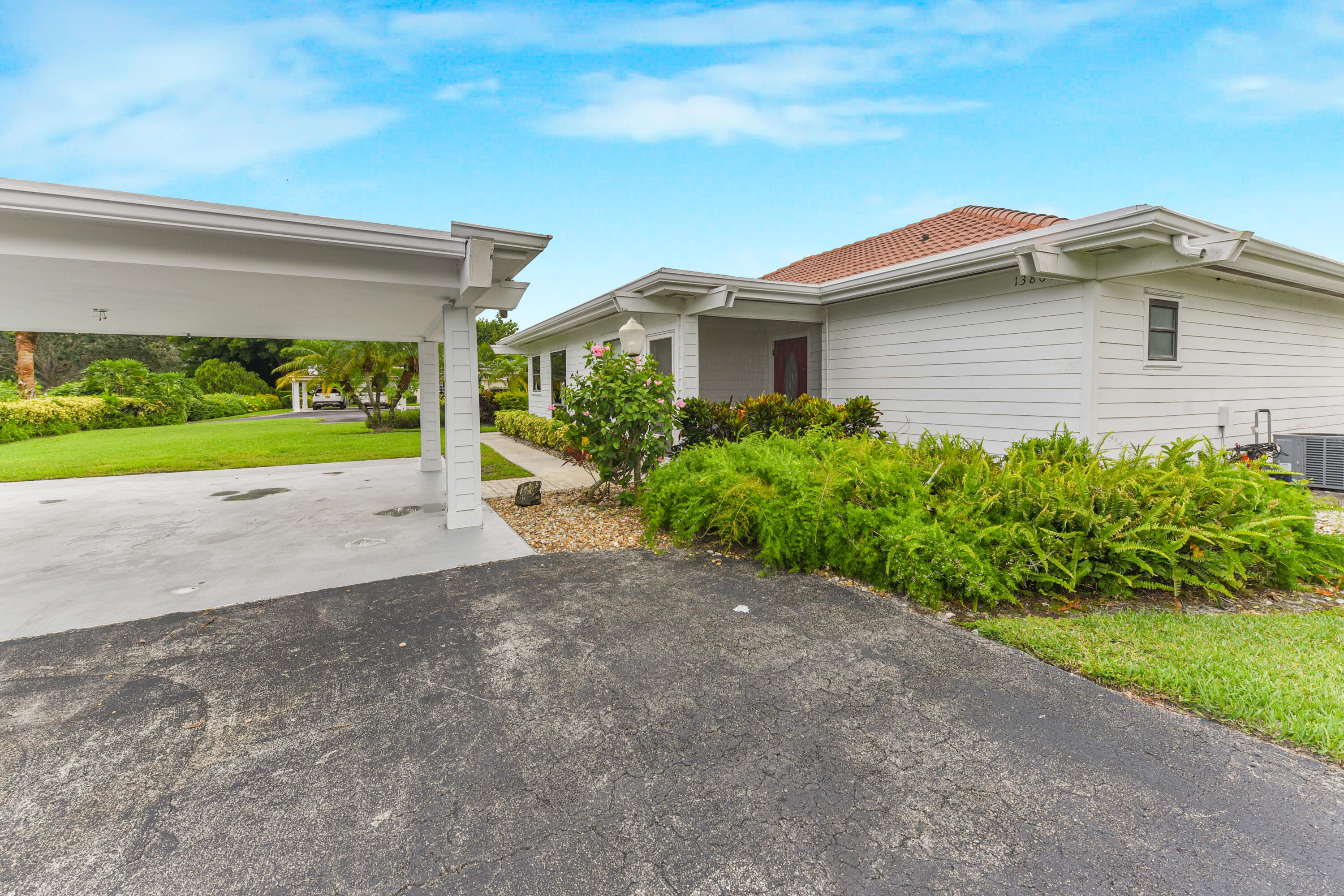EASTPOINTE COUNTRY CLUB 1 - Residential