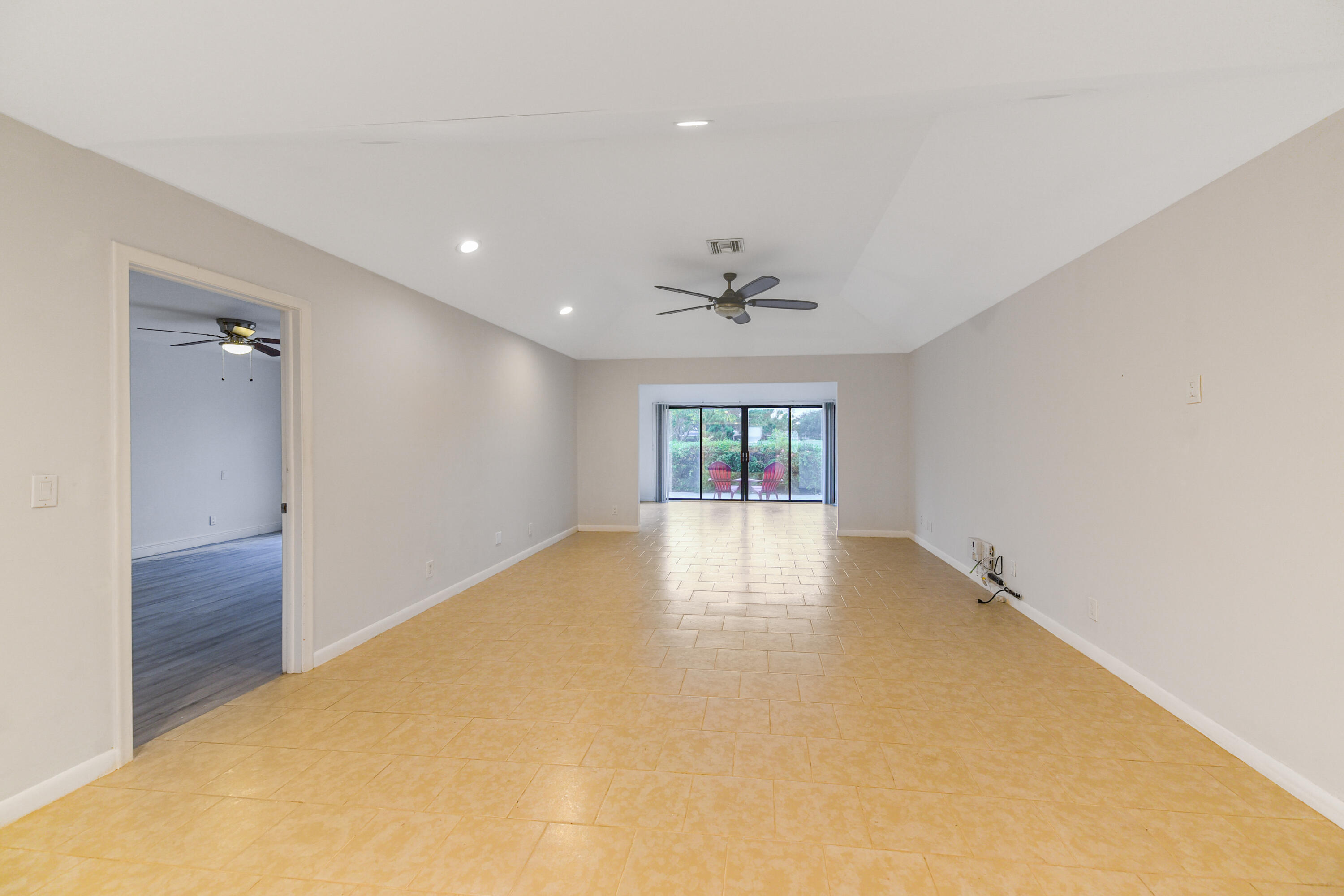 EASTPOINTE COUNTRY CLUB 1 - Residential