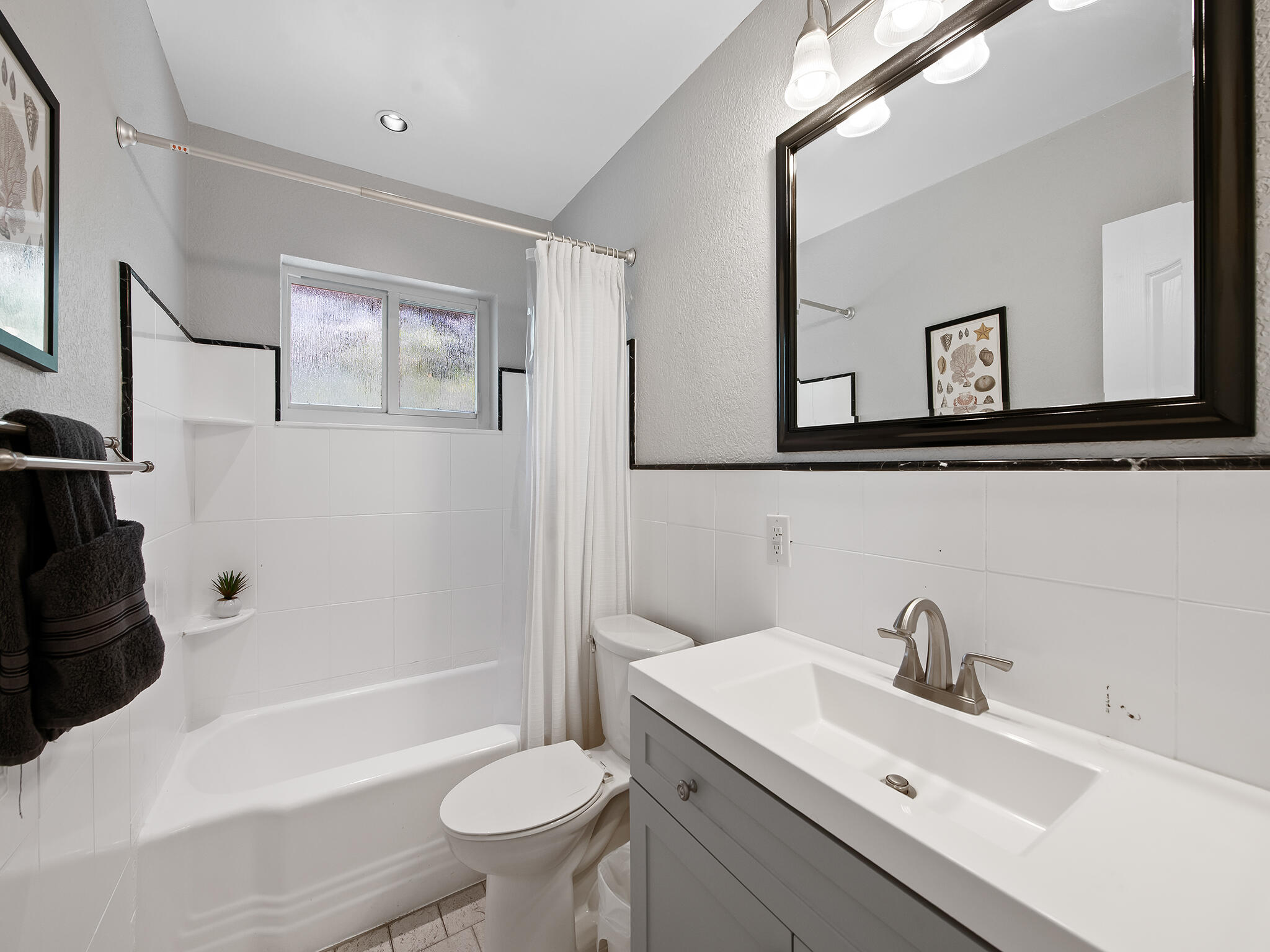 BOULEVARD ESTATES AMEN - Residential