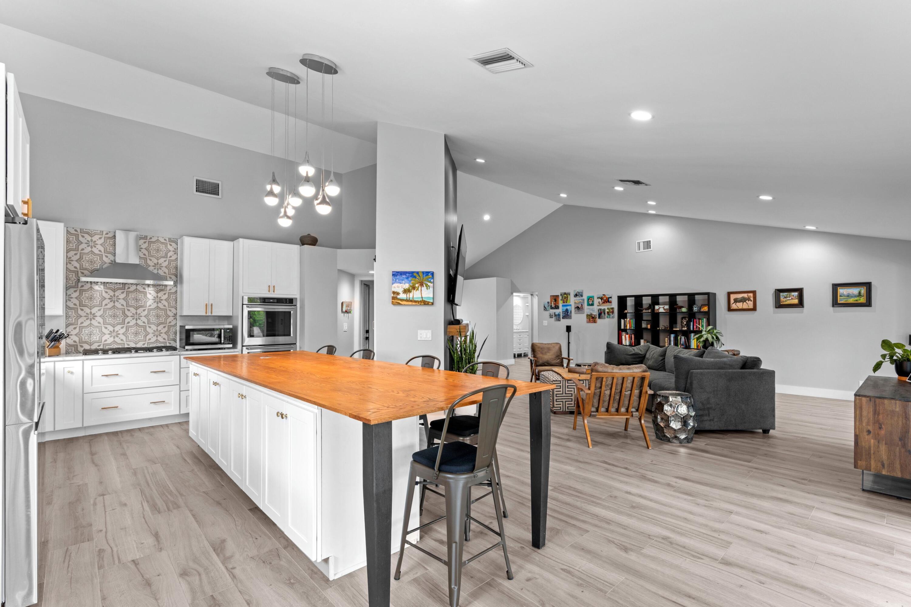 BOCA LAKE ESTATES - Residential
