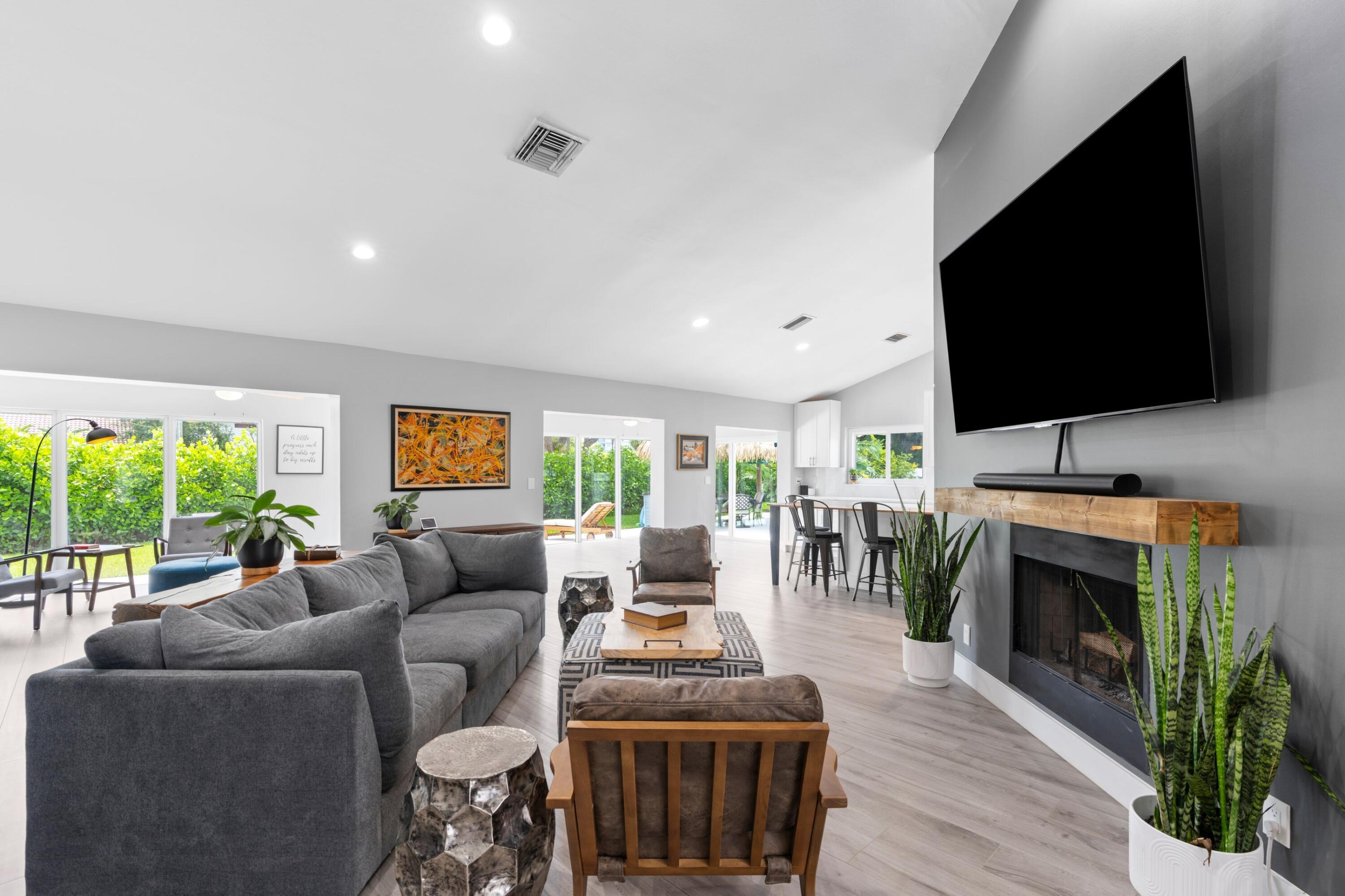 BOCA LAKE ESTATES - Residential