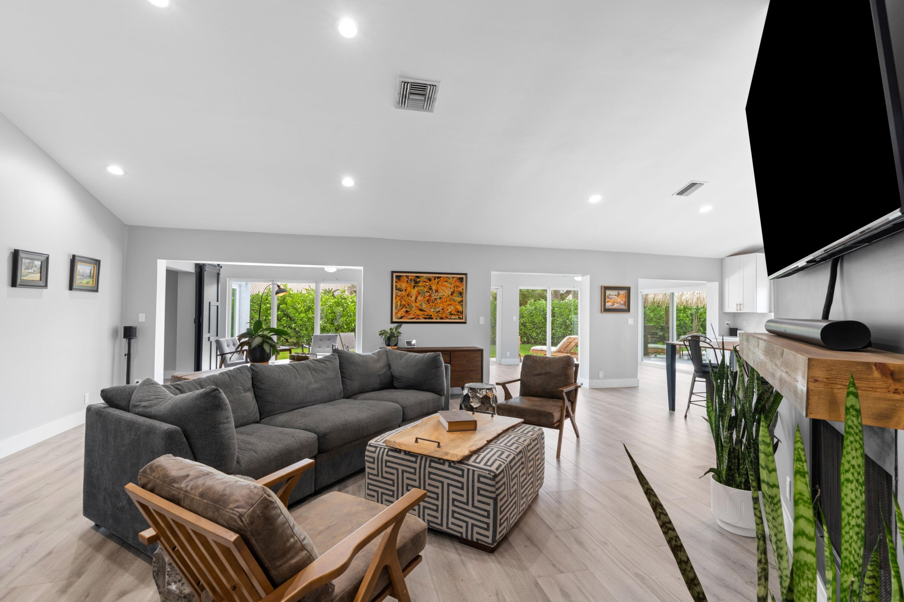 BOCA LAKE ESTATES - Residential