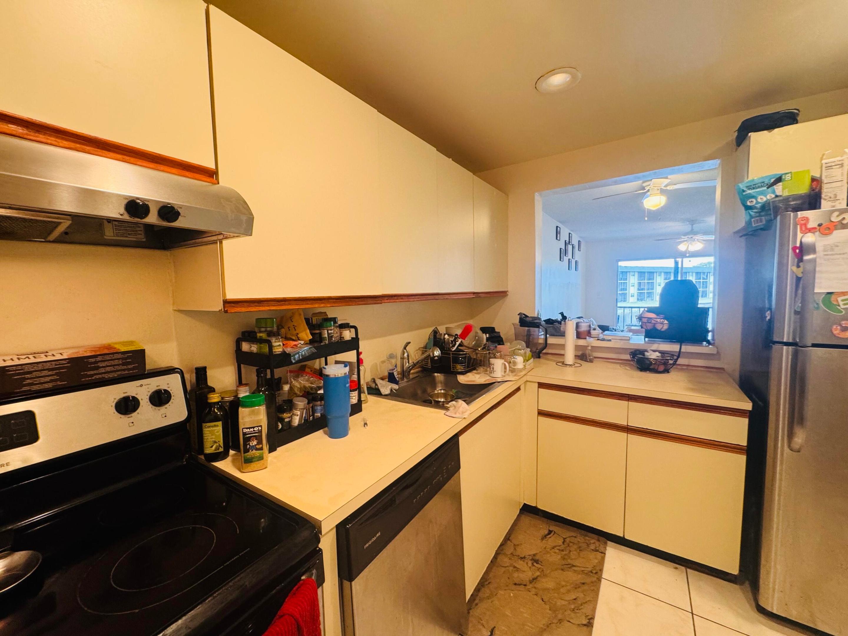 VERSAILLES GARDENS CONDO - Residential