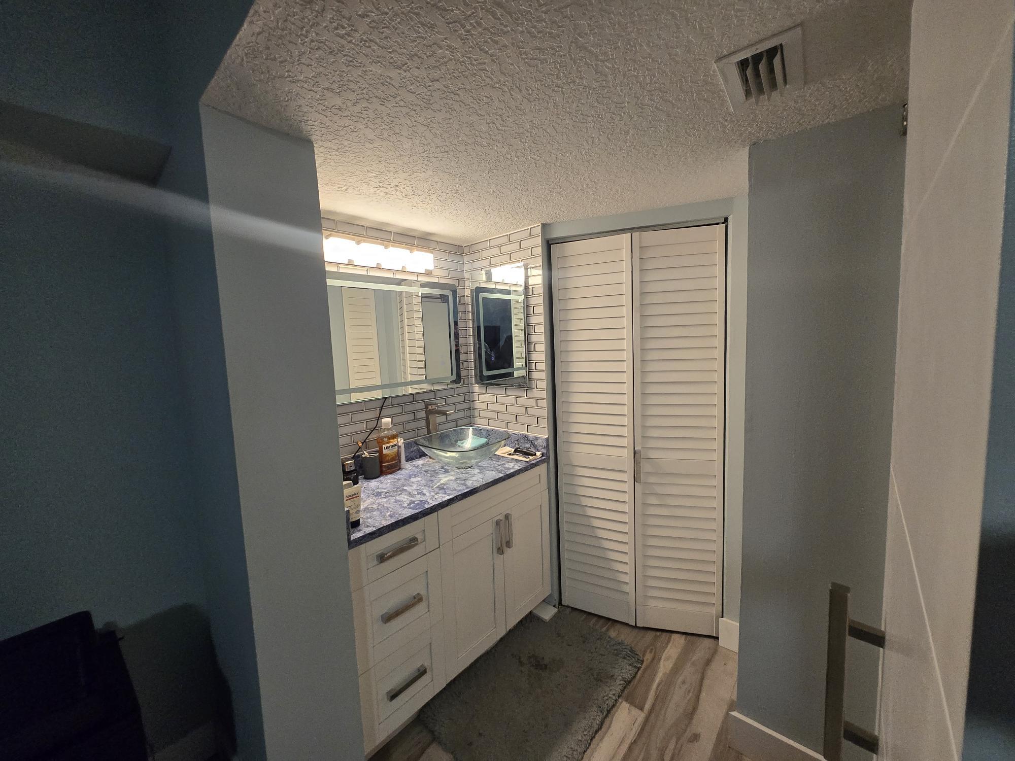 BAY REACH CONDO - Residential