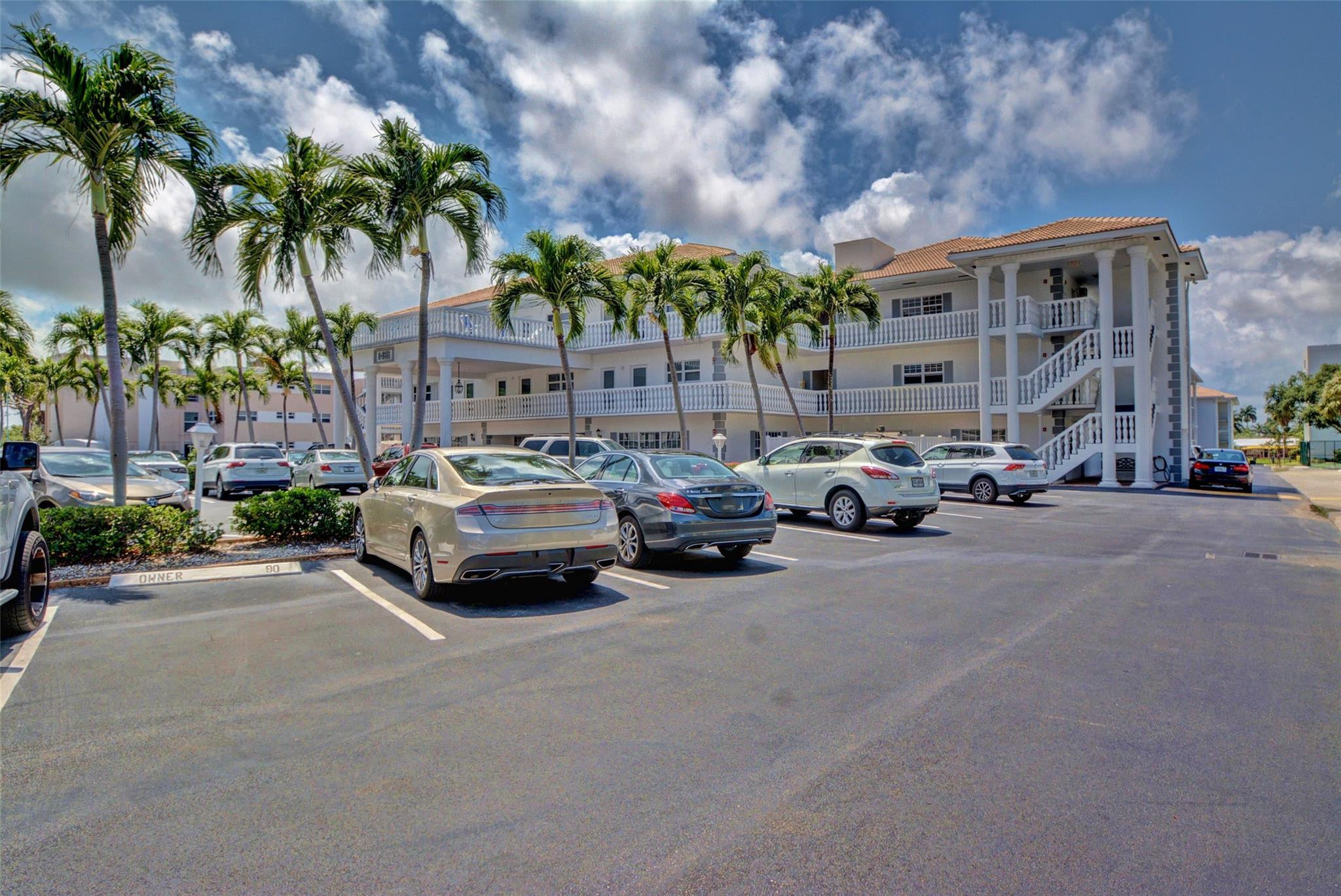 NORTH LEISURE GARDENS CONDO - Residential