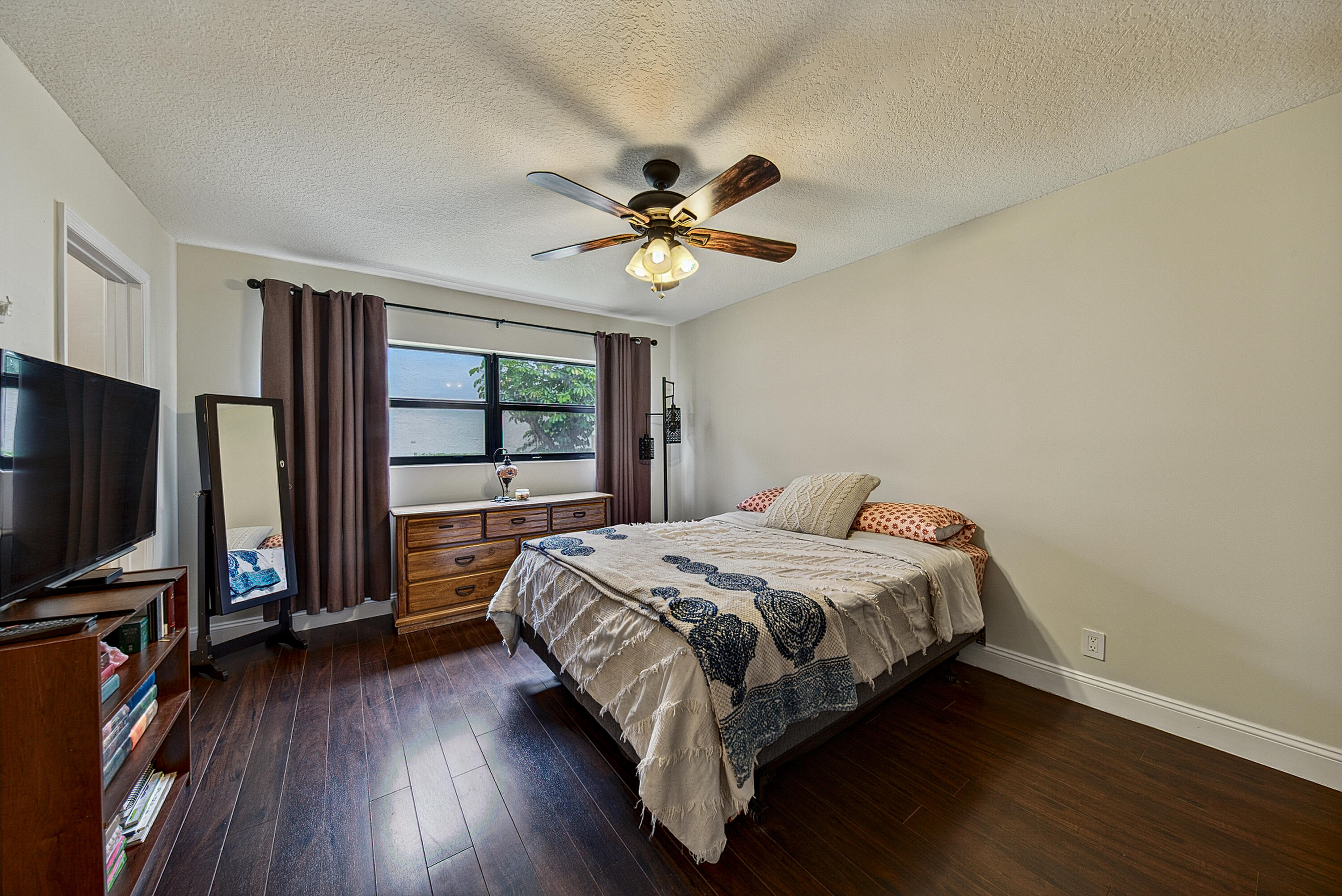 POND APPLE PLACE II CONDO - Residential