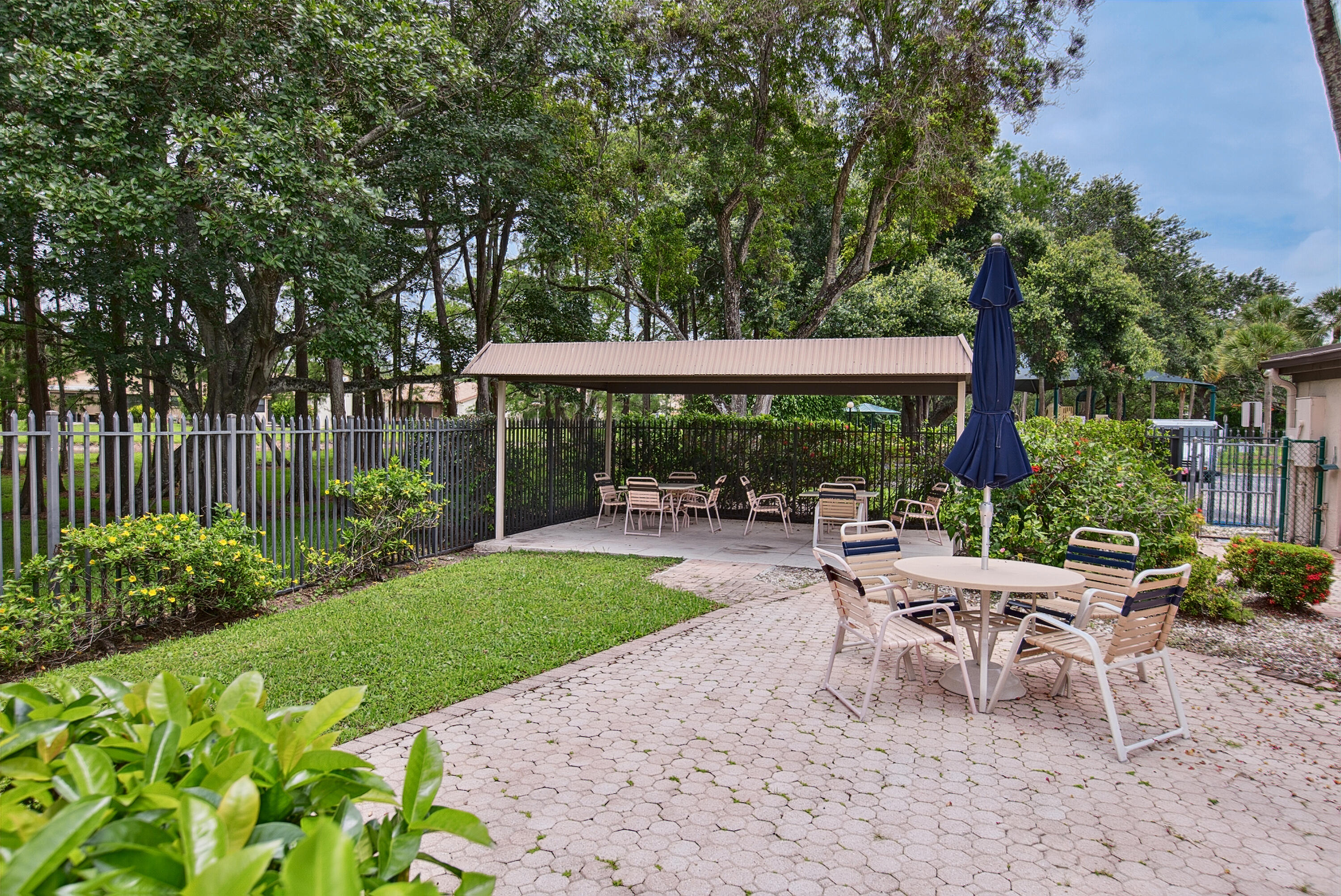POND APPLE PLACE II CONDO - Residential