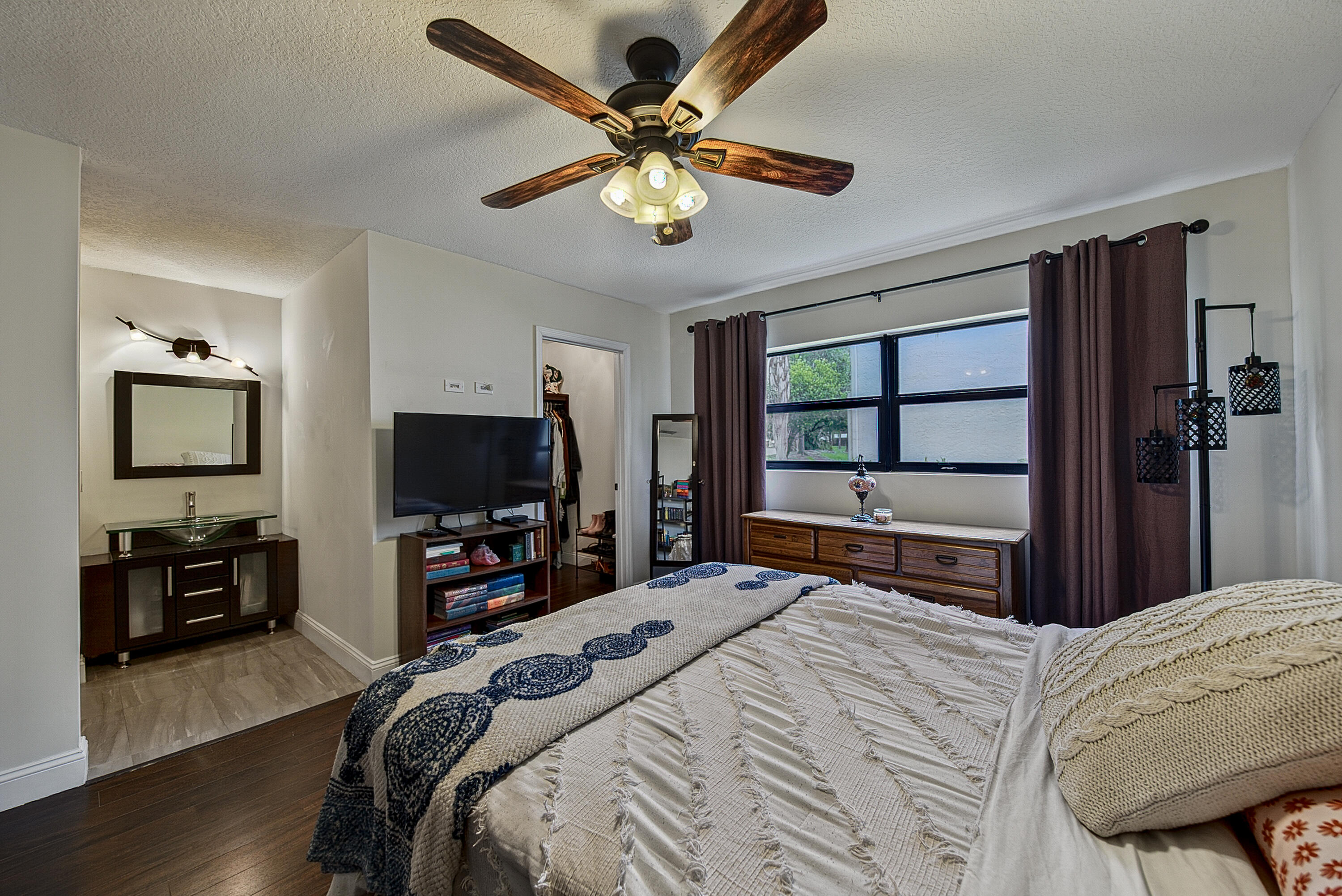 POND APPLE PLACE II CONDO - Residential