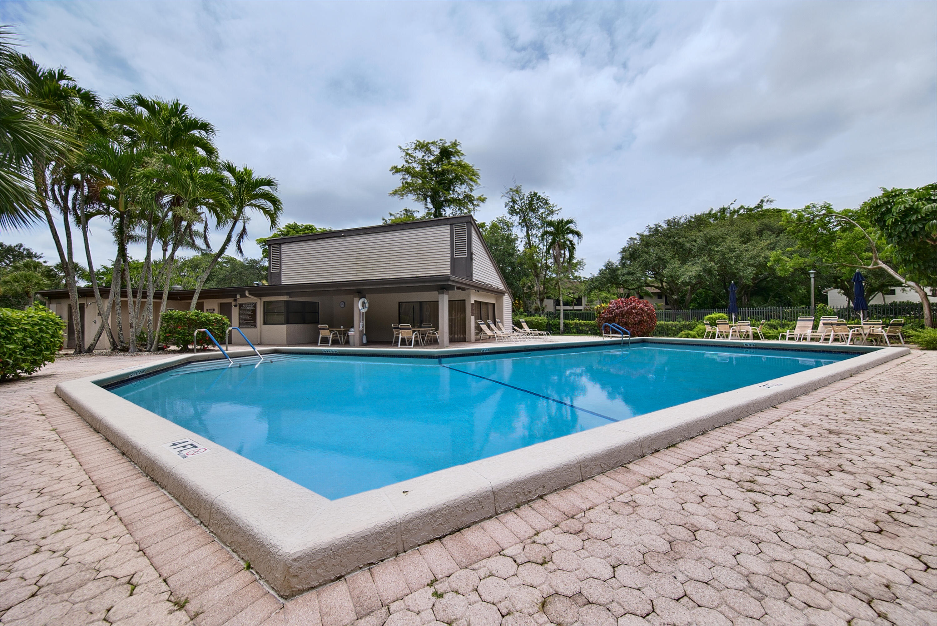 POND APPLE PLACE II CONDO - Residential