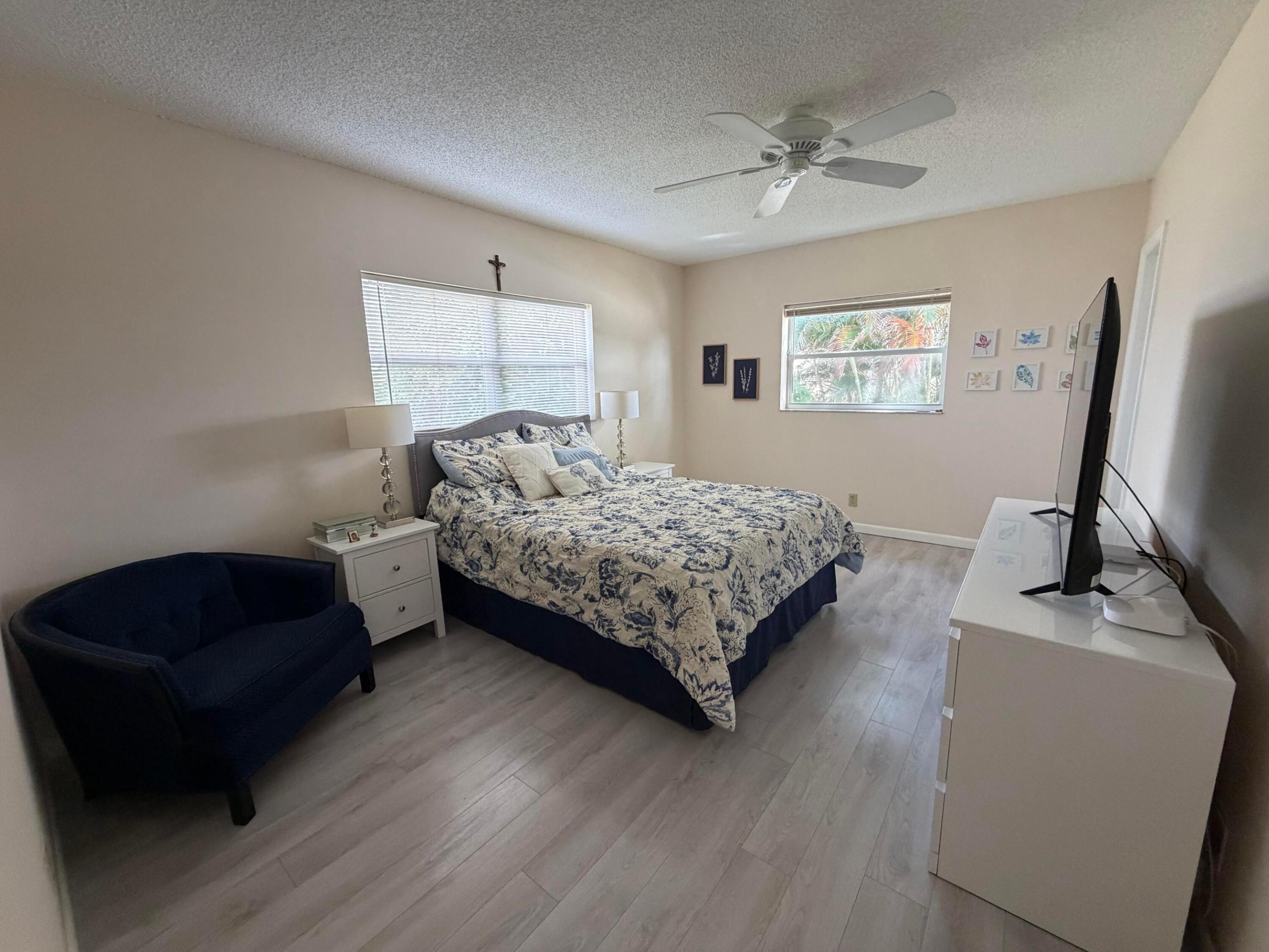 ORIOLE GARDENS 1 - Residential