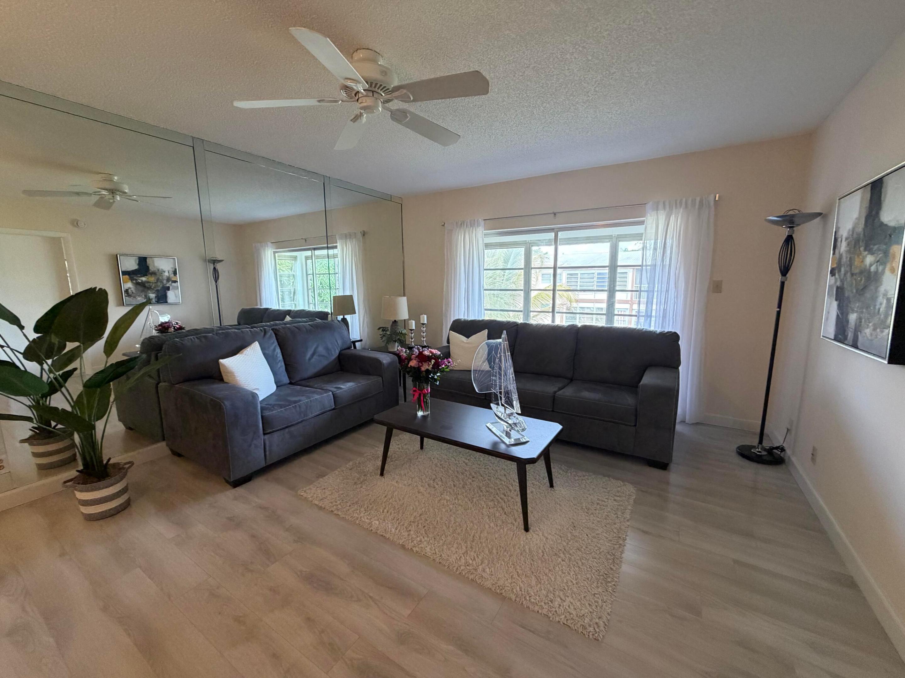 ORIOLE GARDENS 1 - Residential