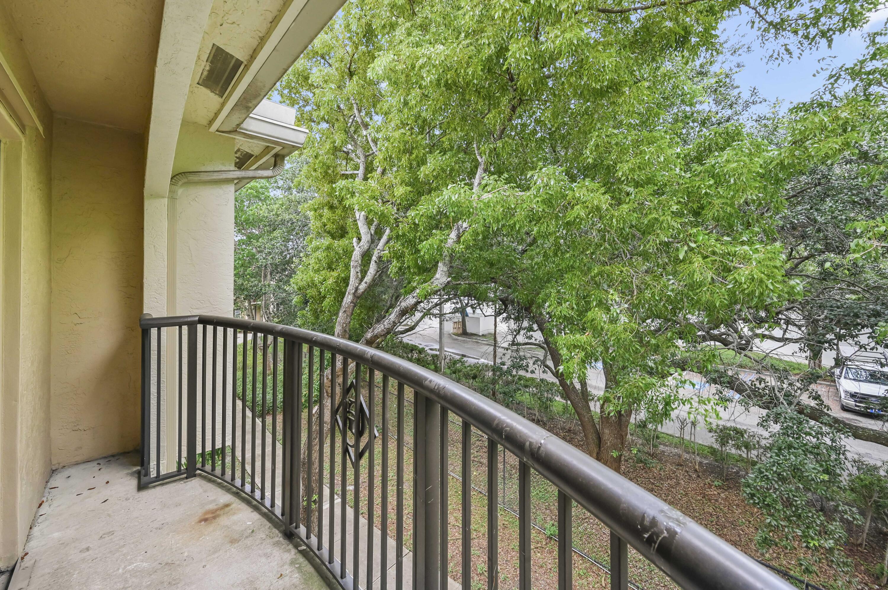 GRAND VIEW AT CRESTWOOD CONDO - Residential