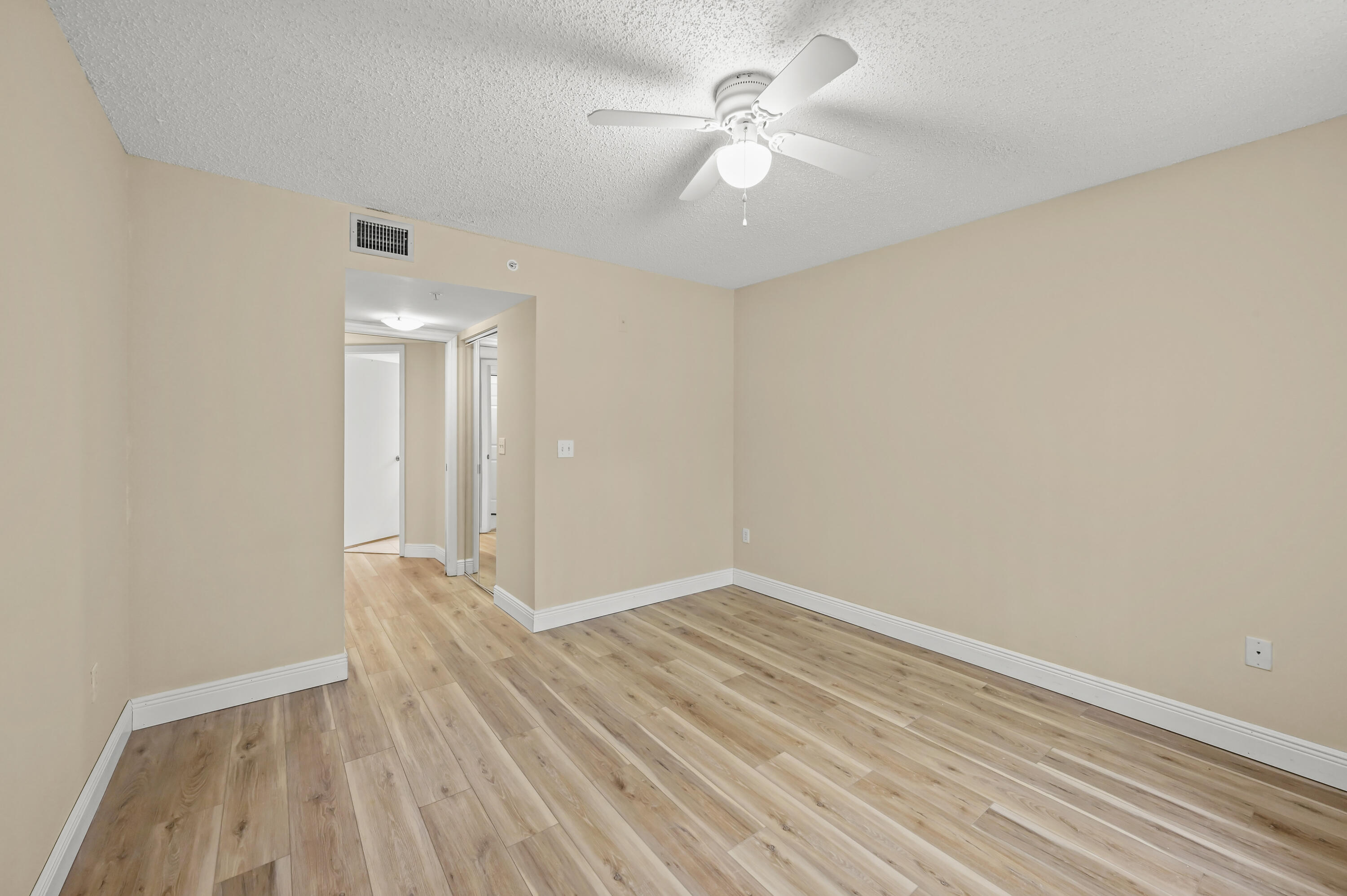 GRAND VIEW AT CRESTWOOD CONDO - Residential