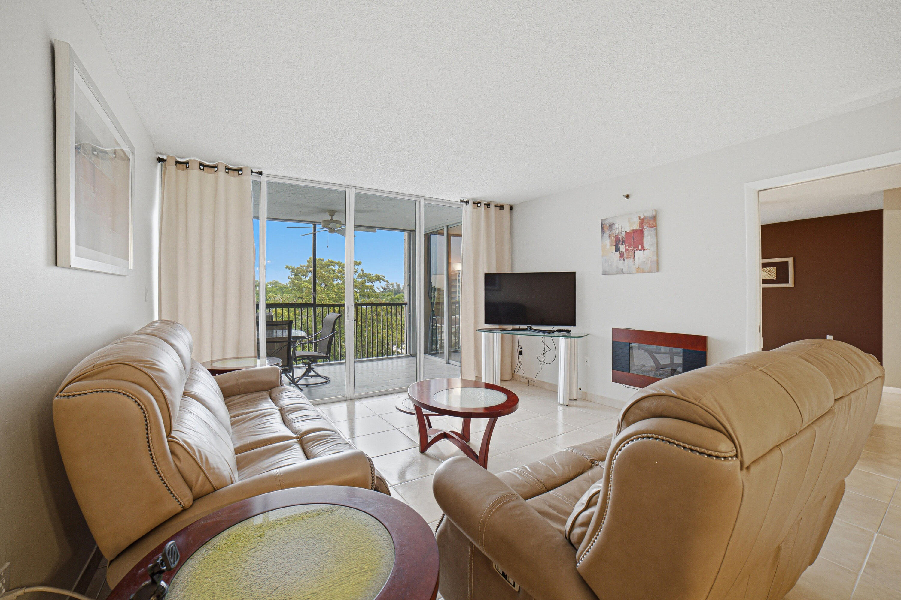 18TH HOLE AT INVERRARY CONDO - Residential