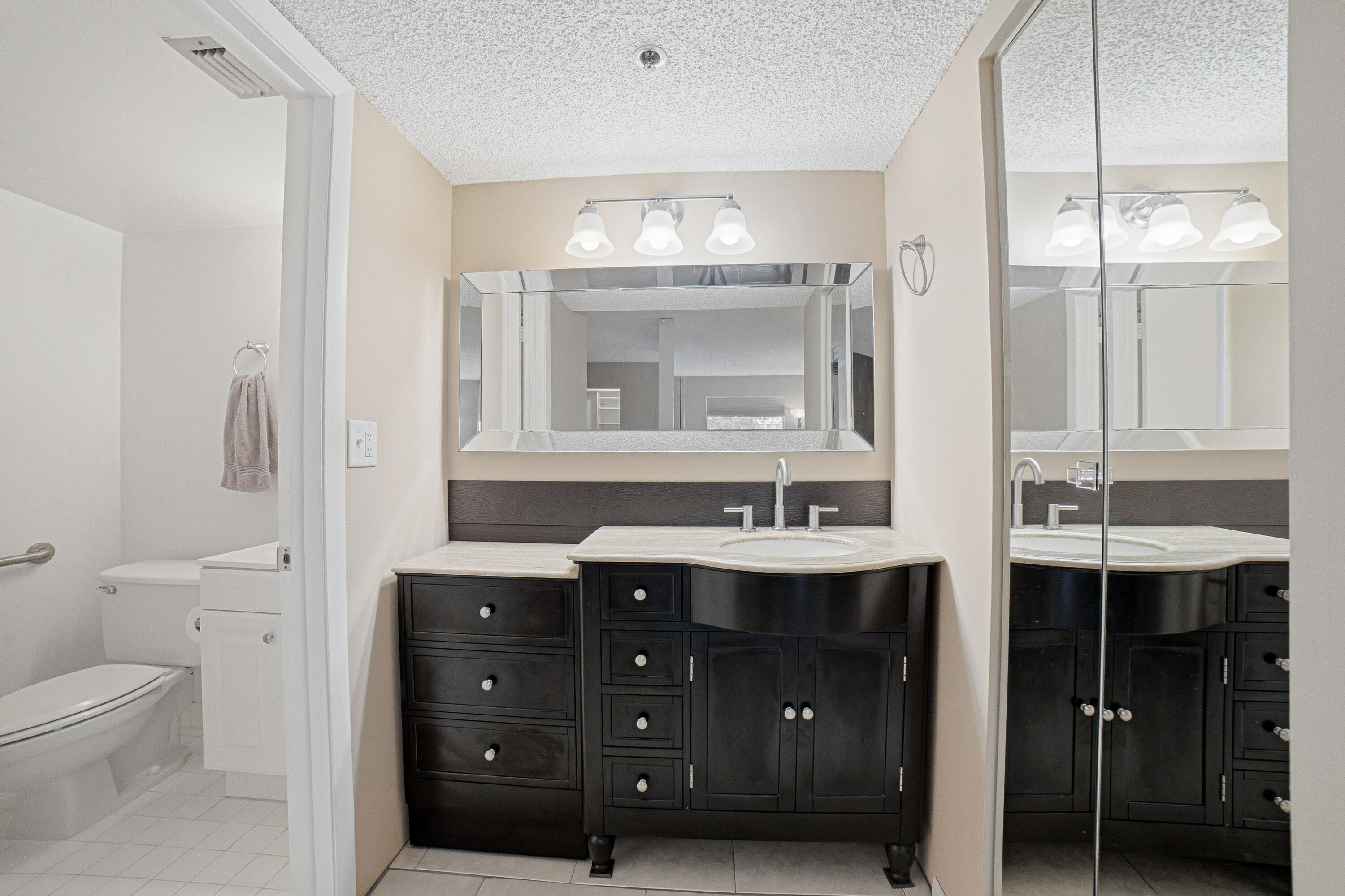 18TH HOLE AT INVERRARY CONDO - Residential