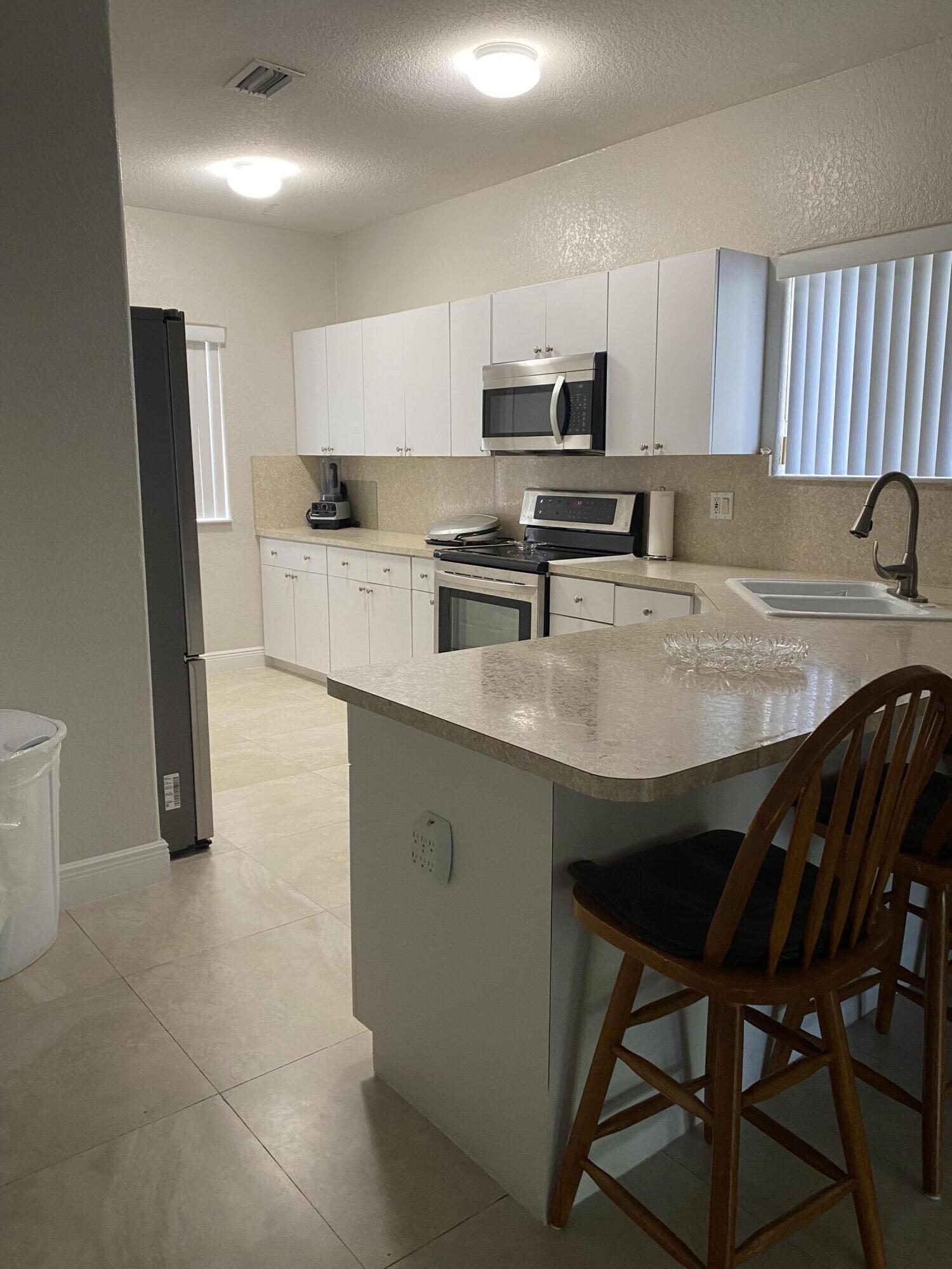 ROYAL GARDEN ESTATES - Residential Lease