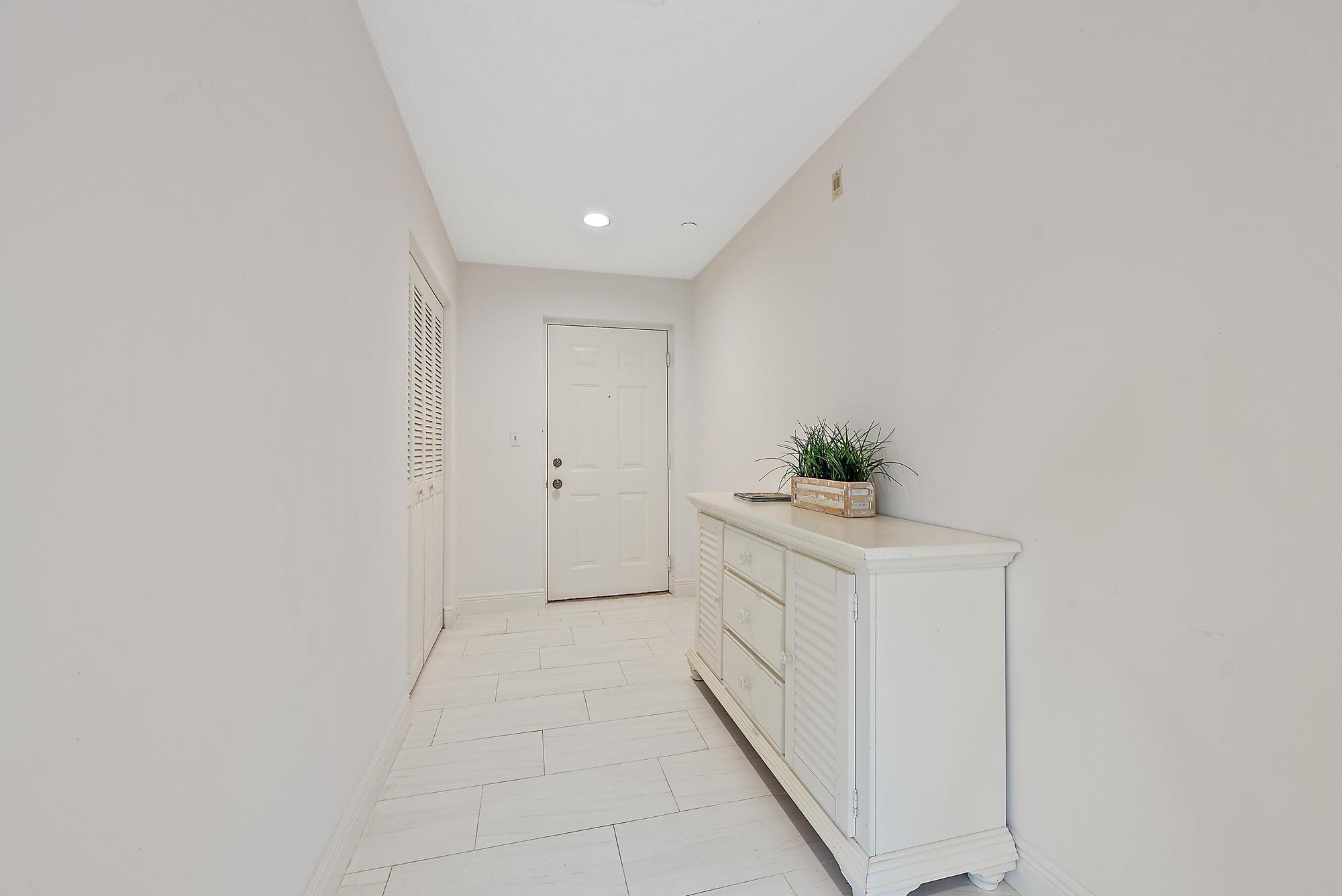 OAK HARBOUR CONDOS - Residential