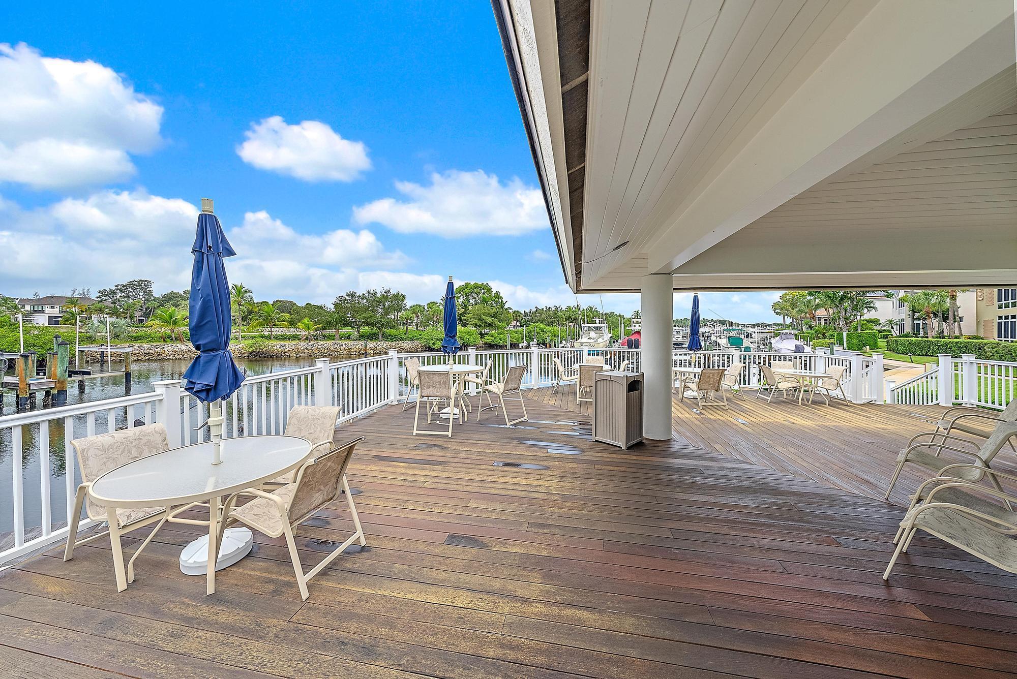 OAK HARBOUR CONDOS - Residential