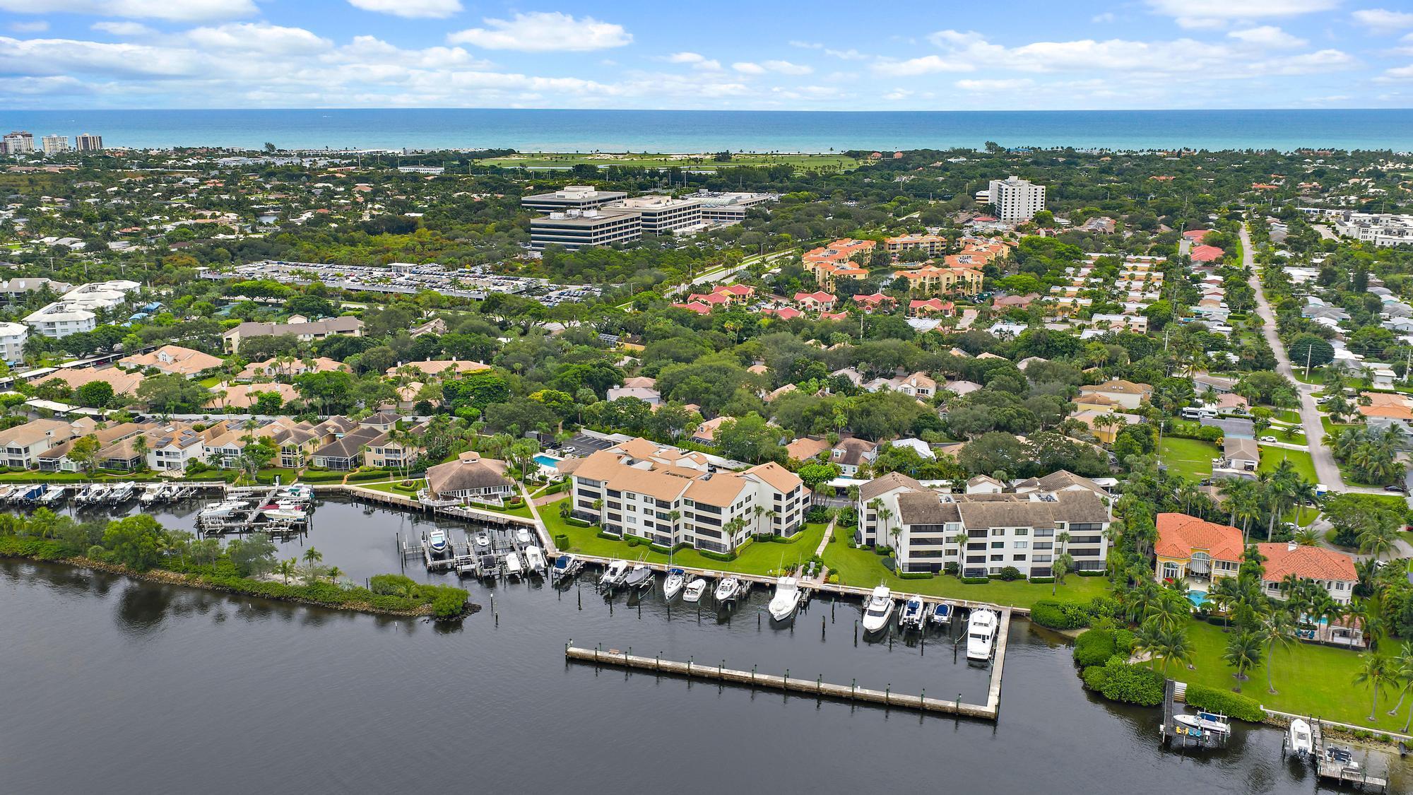 OAK HARBOUR CONDOS - Residential