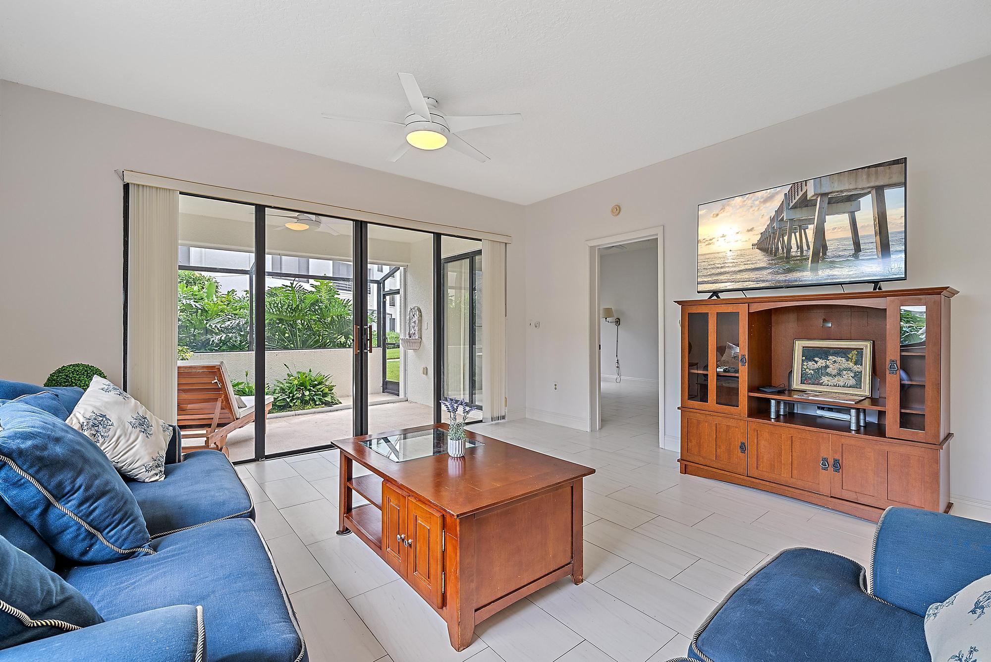OAK HARBOUR CONDOS - Residential