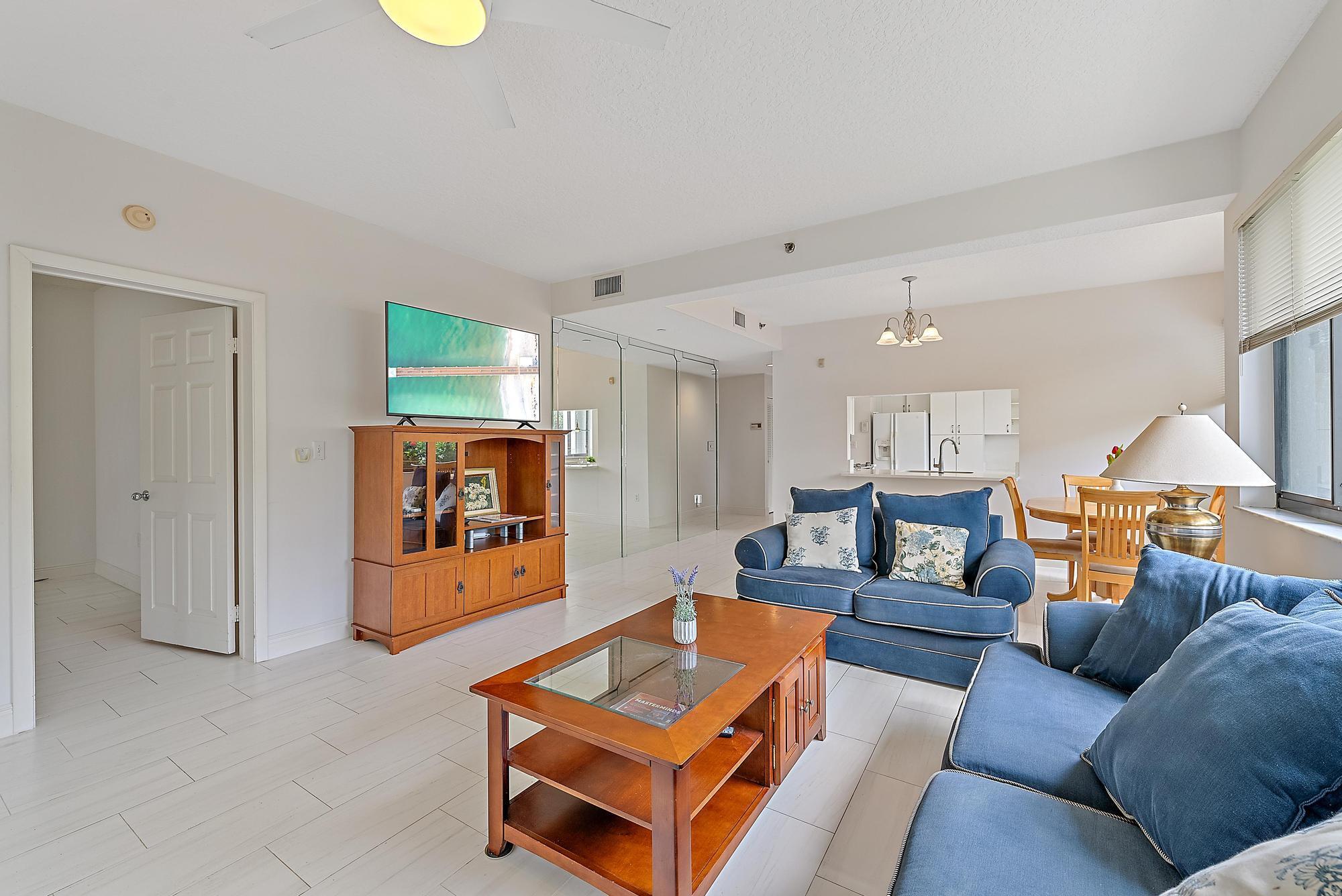 OAK HARBOUR CONDOS - Residential
