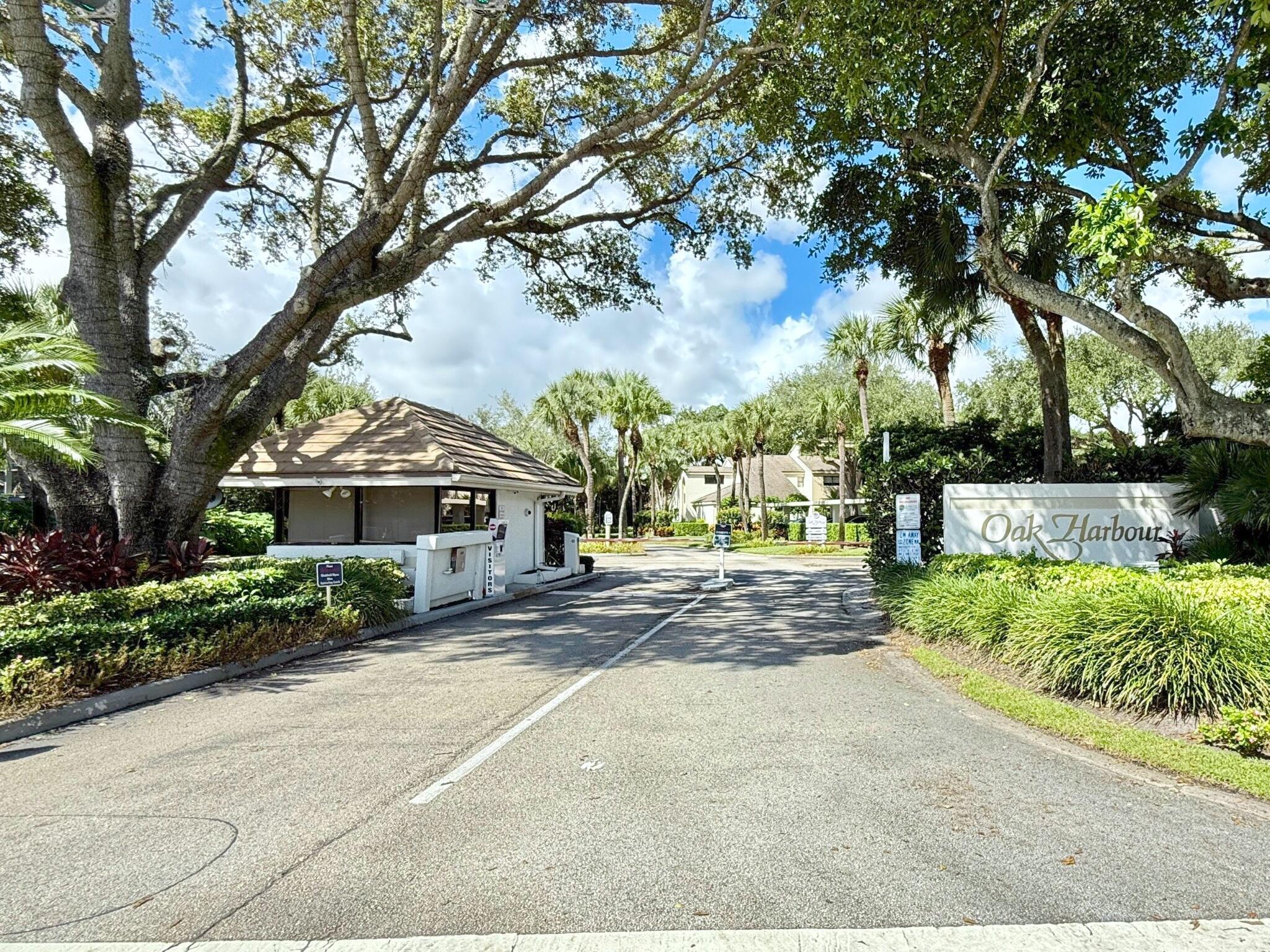 OAK HARBOUR CONDOS - Residential