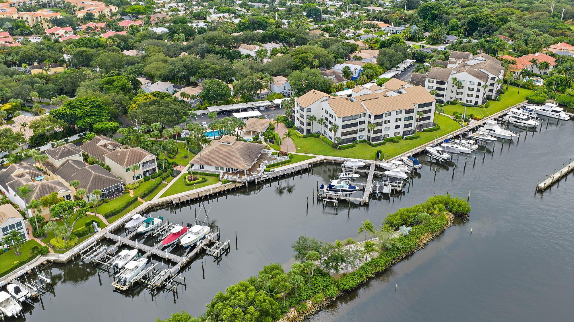 OAK HARBOUR CONDOS - Residential