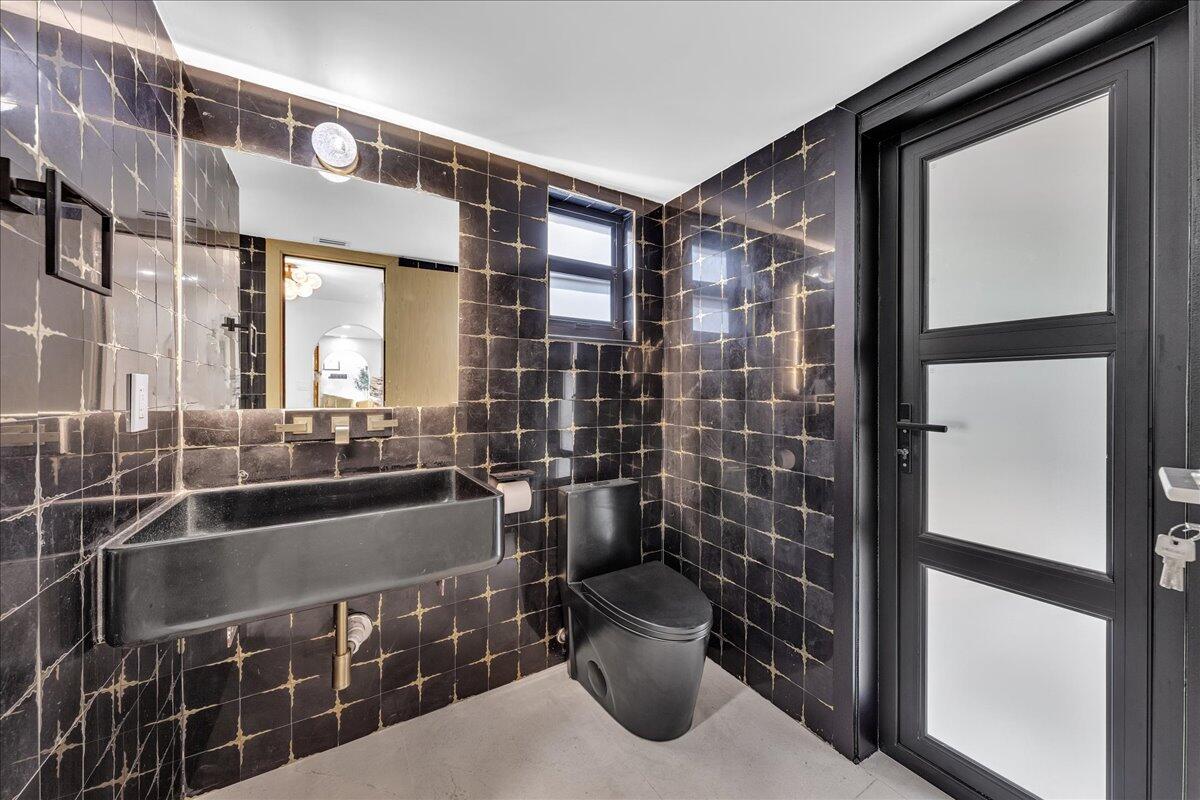 TEQUESTA COUNTRY CLUB - Residential
